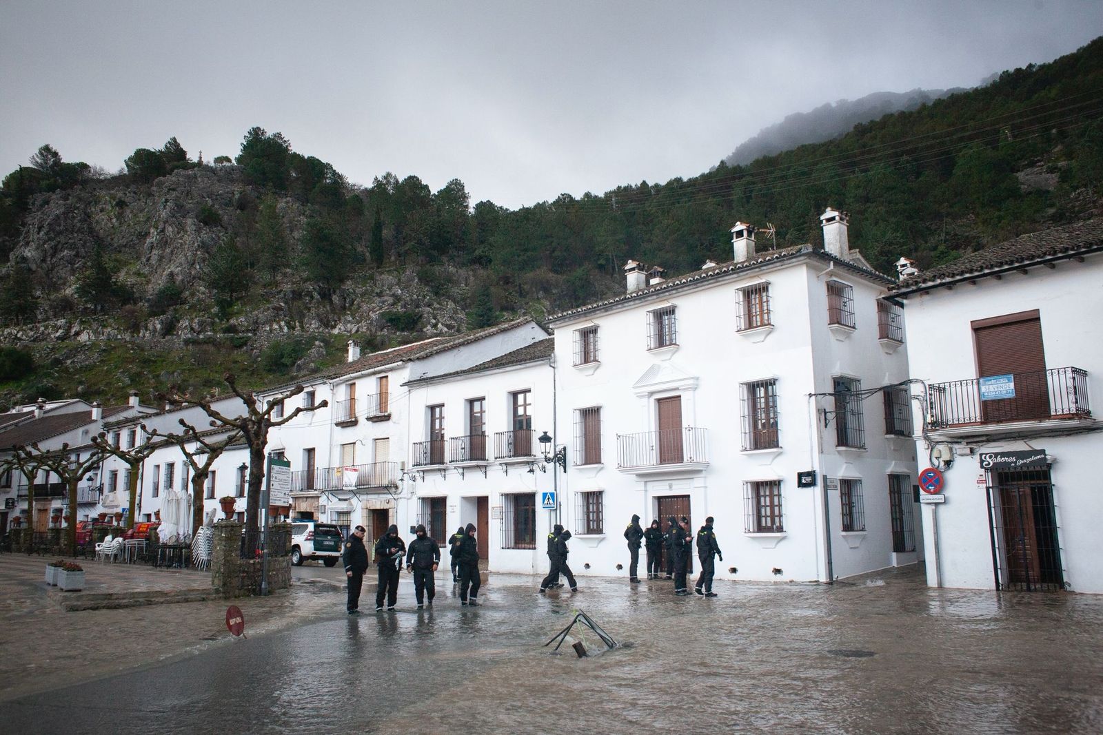 Las imágenes de Grazalema el día del desalojo