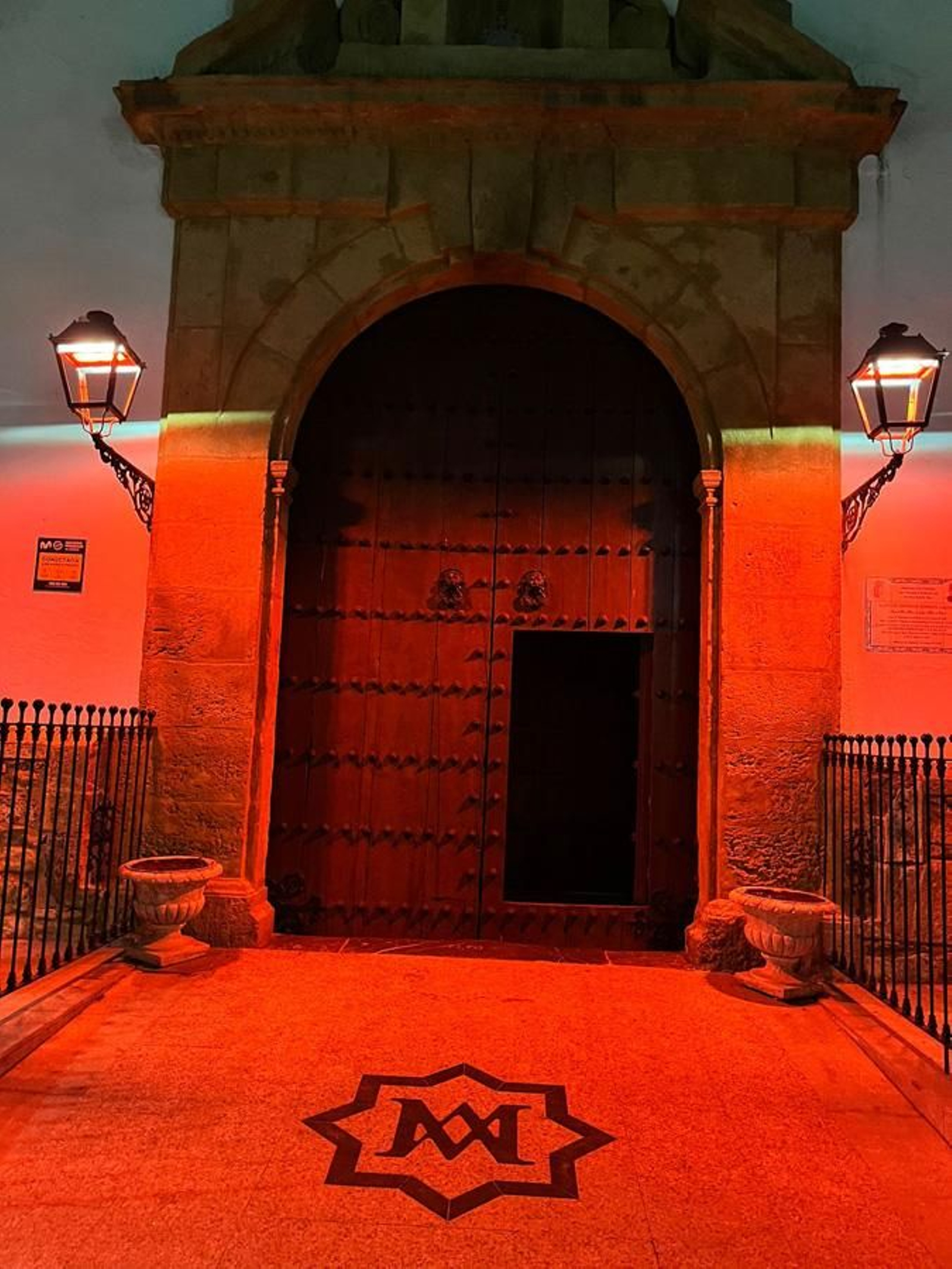 Las imágenes de las parroquias de Córdoba que se han sumado 'Redweek' Las imágenes de las parroquias de Córdoba que se han sumado 'Redweek'