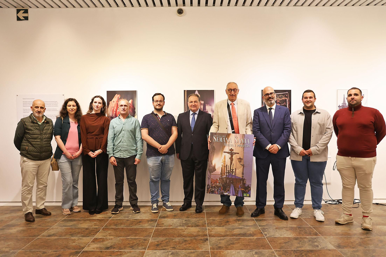 Inauguración de la Exposición de fotografías Huelva, provincia cofrade de Huelva Información en la Diputación de Huelva