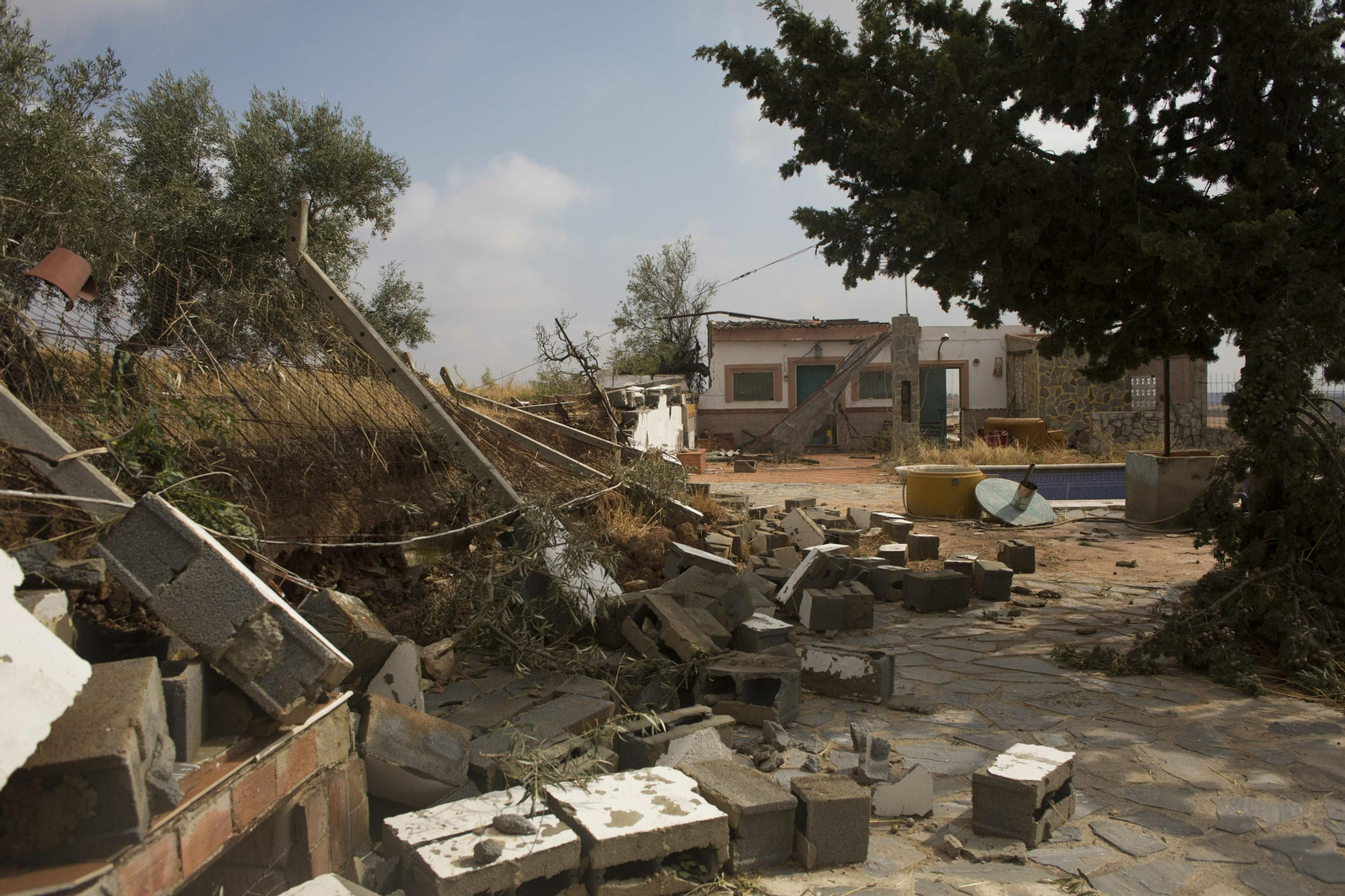 Fotos de los daños causados por los tornados en Campillos