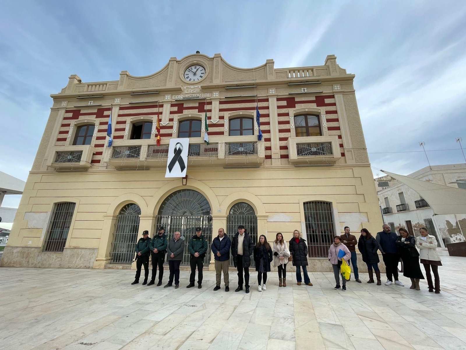 Minuto de silencio guardado hoy en Garrucha por la muerte del pequeño.