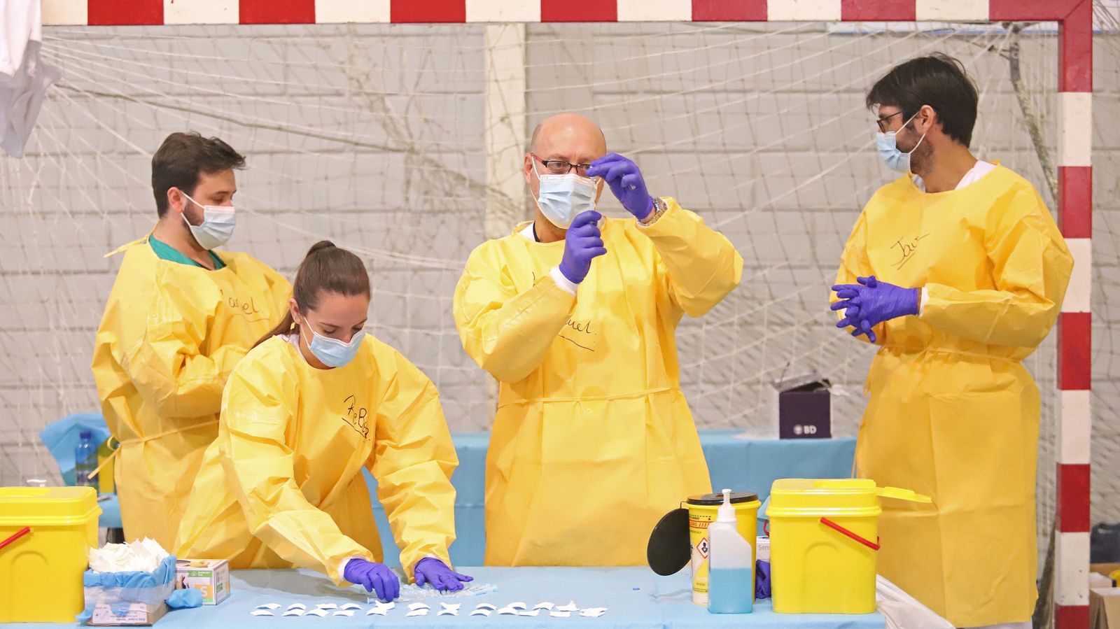 Fotos de la vacunación de estibadores en Algeciras