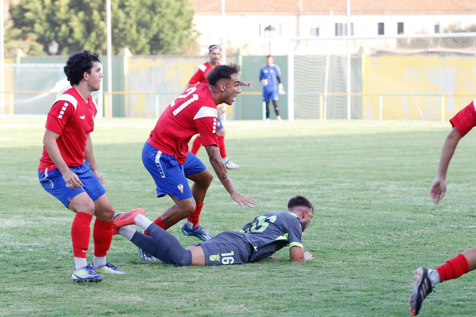 Las fotos del triangular en el estadio Carlos Piña de Los Barrios con el Algeciras CF y el Ceuta B