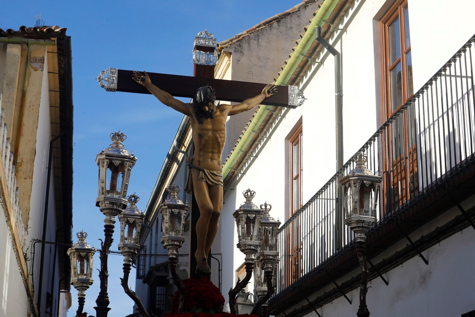 Viernes Santo en Córdoba: la procesión de los Dolores, en imágenes