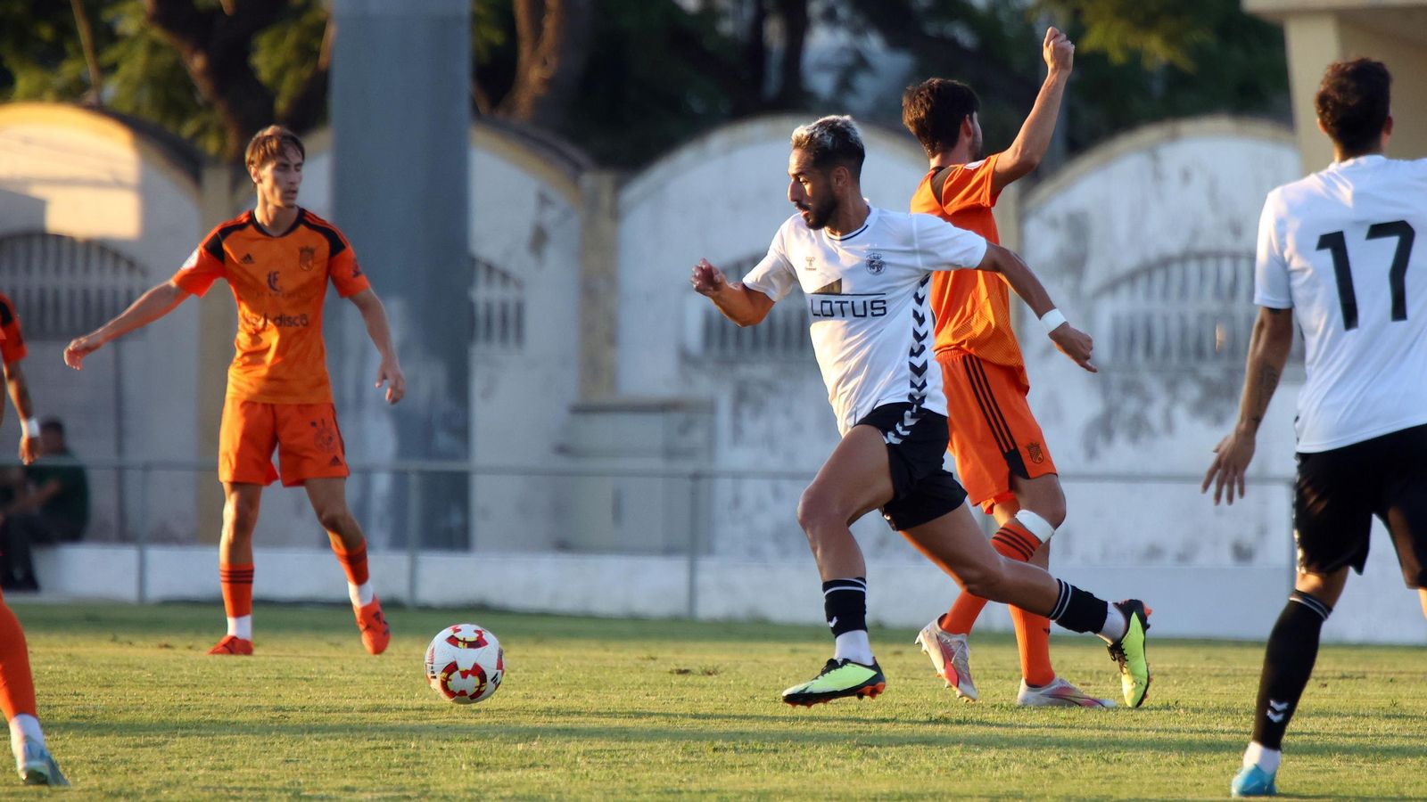 Imágenes del Trofeo de la Feria de la Vendimia entre el Xerez CD y la Balona