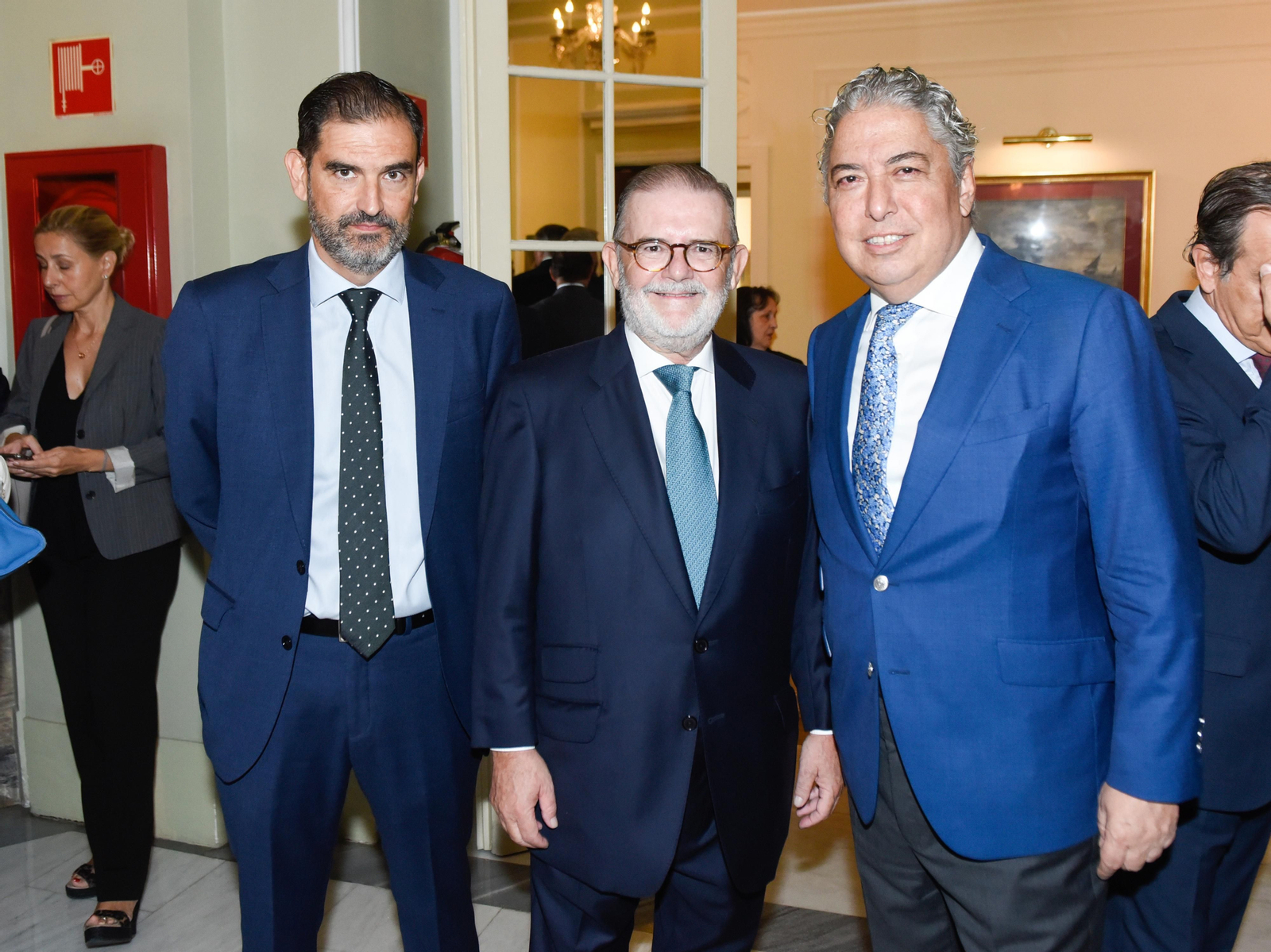 Los invitados al Foro Joly con Juanma Moreno en Madrid, en imágenes