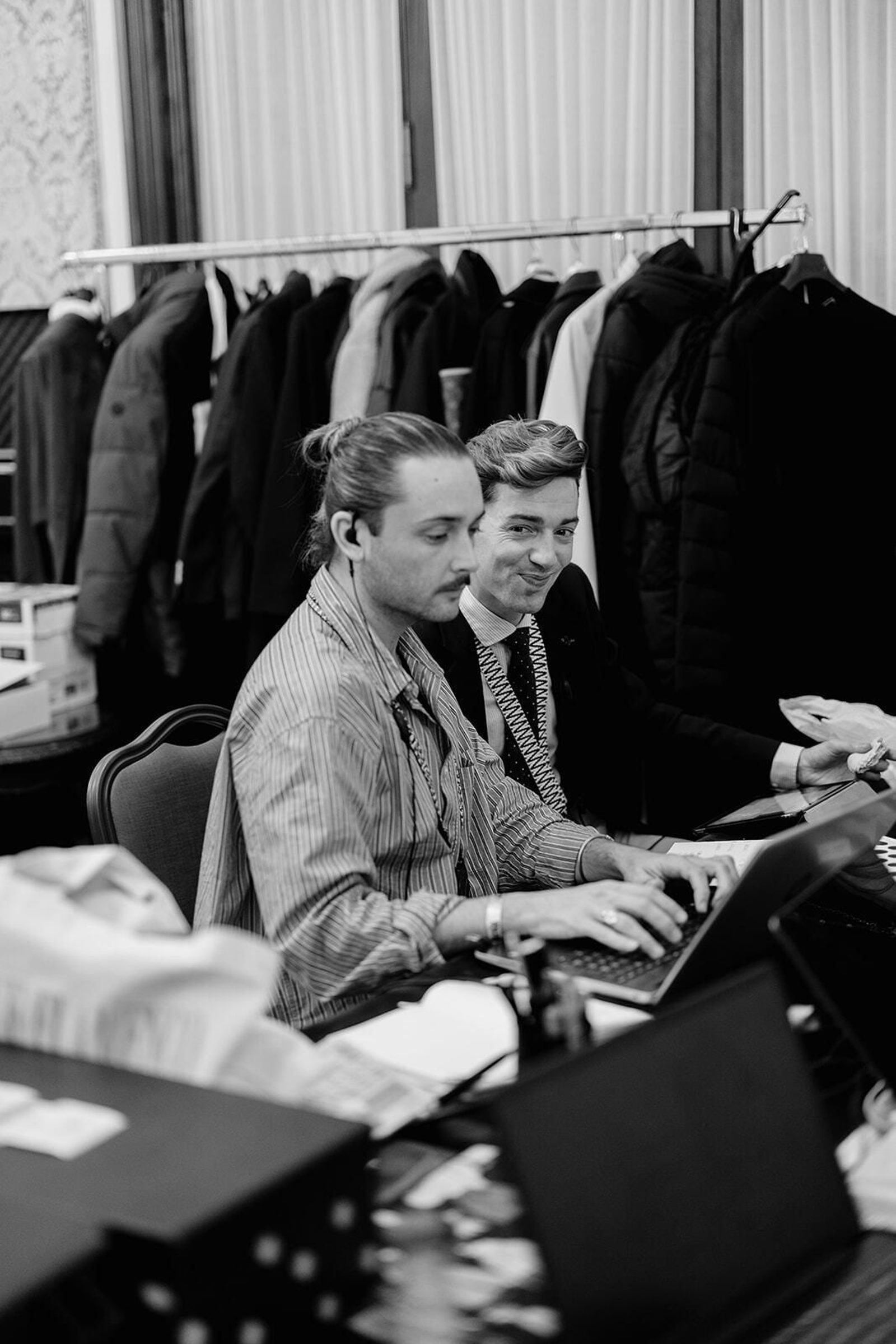 We Love Flamenco 2024: Las fotos más divertidas del backstage de la pasarela