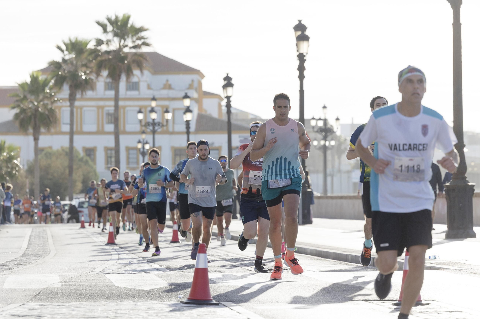 Búscate en las imágenes de la "II Media Maratón Ciudad de Cádiz"