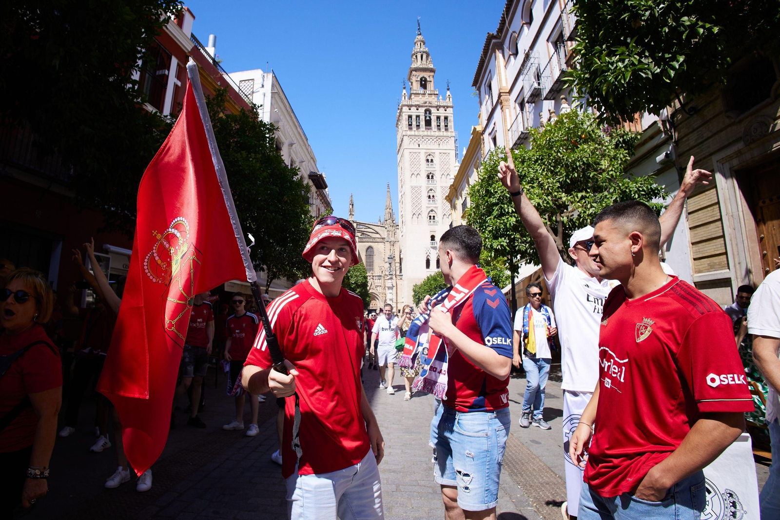 Las fotos de aficionados de Real Madrid y Osasuna el día de la final de Copa en Sevilla