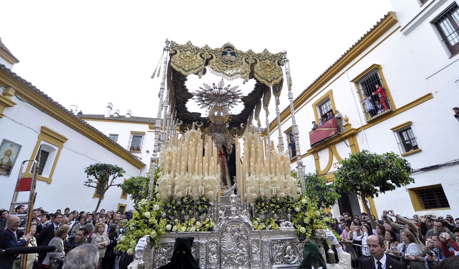 La Virgen del Rocío en la Plaza de Jesús de la Redención.
