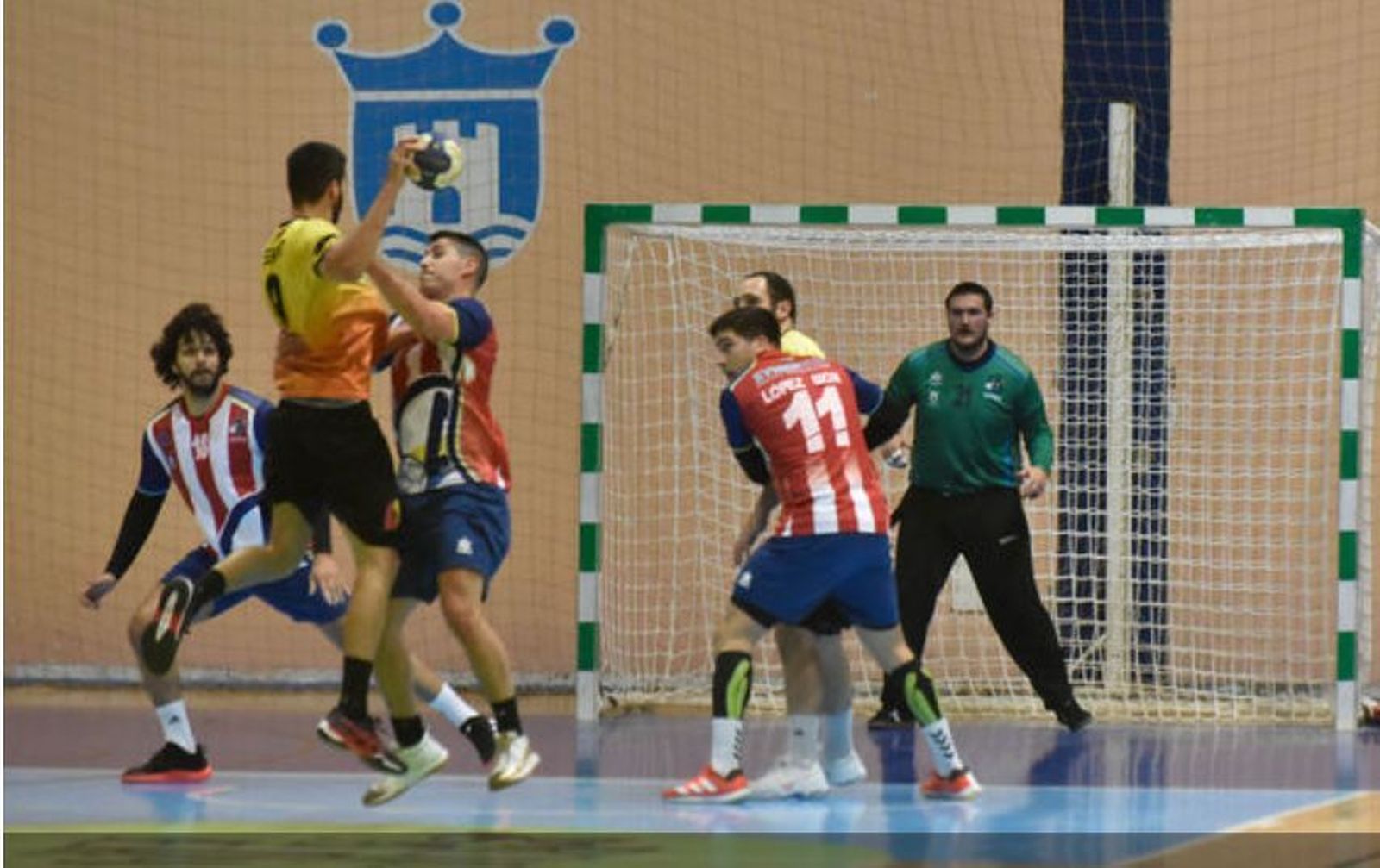 Una acción defensiva del Ciudad de Algeciras frente a Pinto