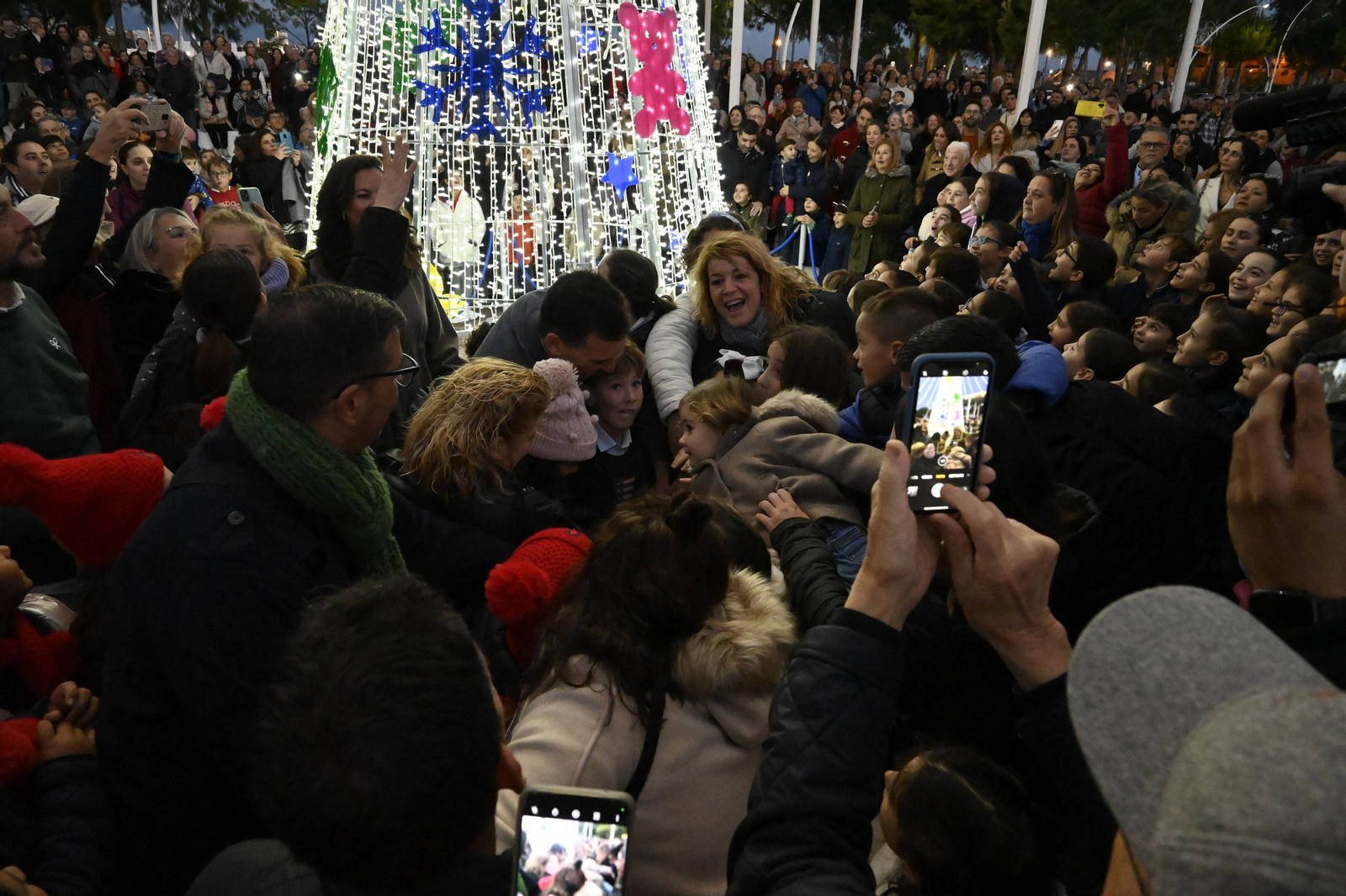 Alumbrado del Puerto de Huelva, en imágenes