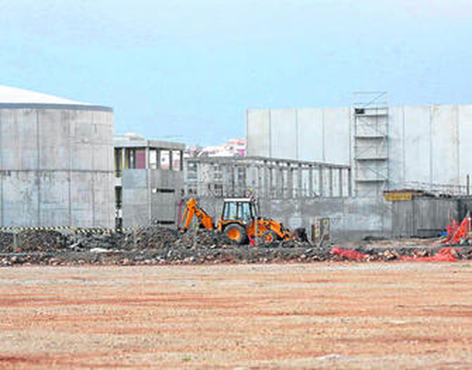 Imagen de las obras de la depuradora de Isla Verde, el pasado miércoles.