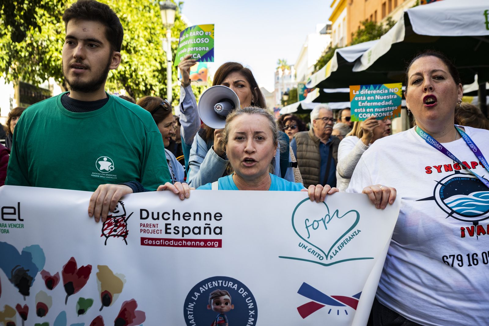 Imágenes de la marcha solidaria de las asociaciones de enfermedades raras en Jerez