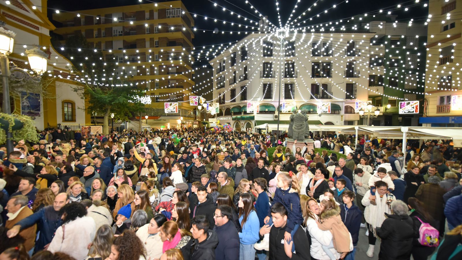 El encendido del alumbrado de Navidad en La Línea, en imágenes