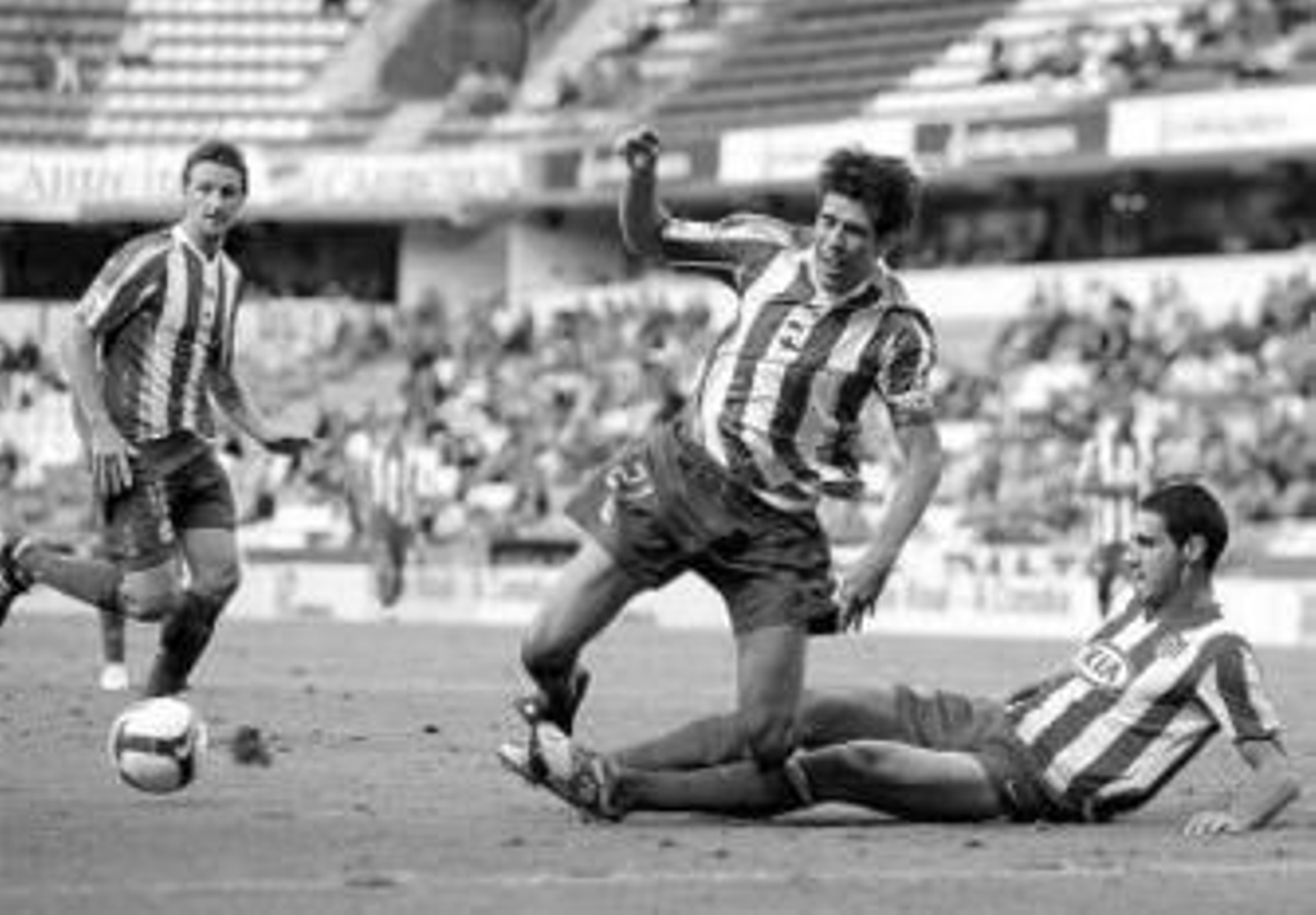 Pablo comete penalti sobre Valerón.