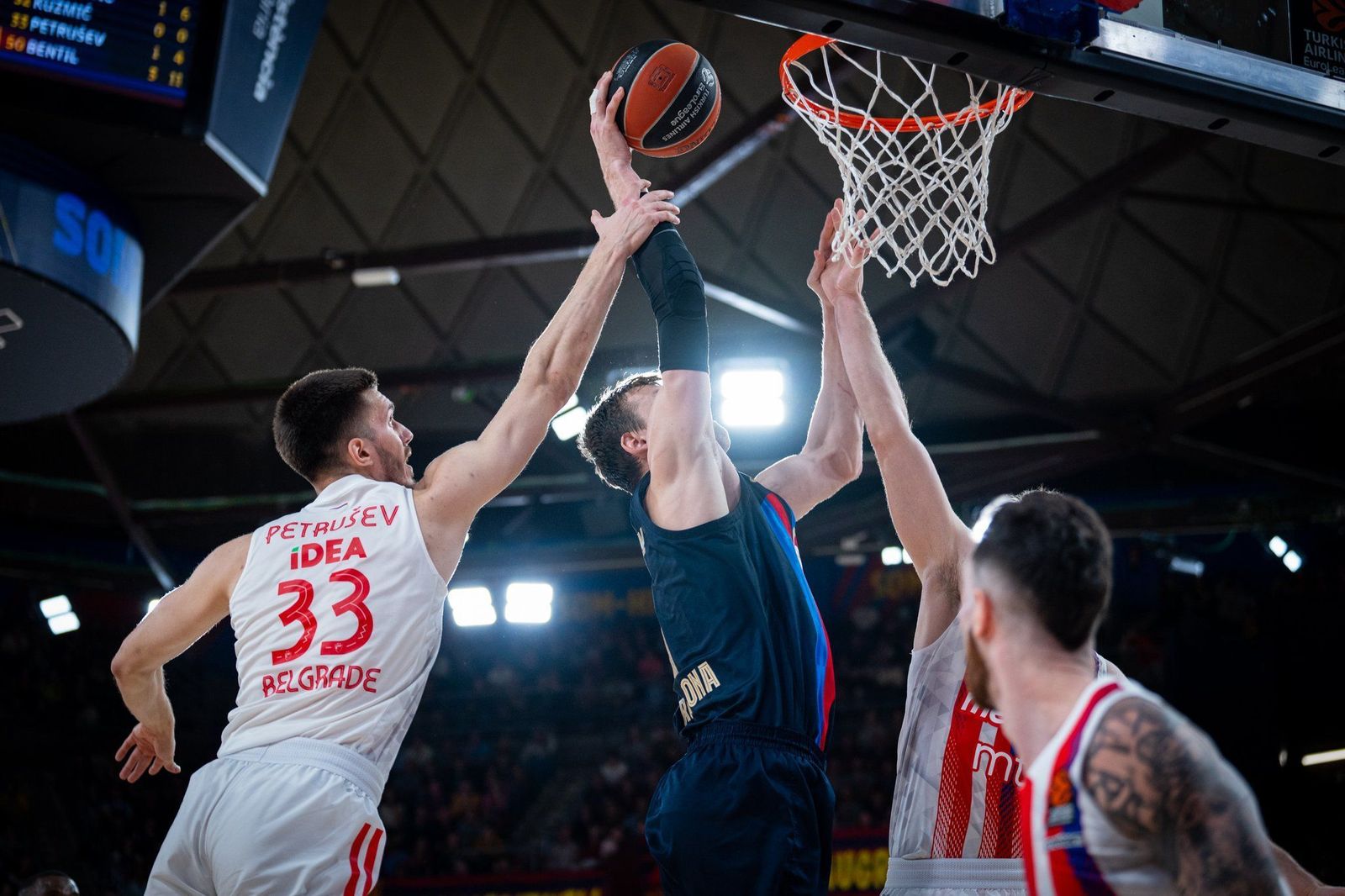 El Barça ganó al Estrella Roja en el Palau