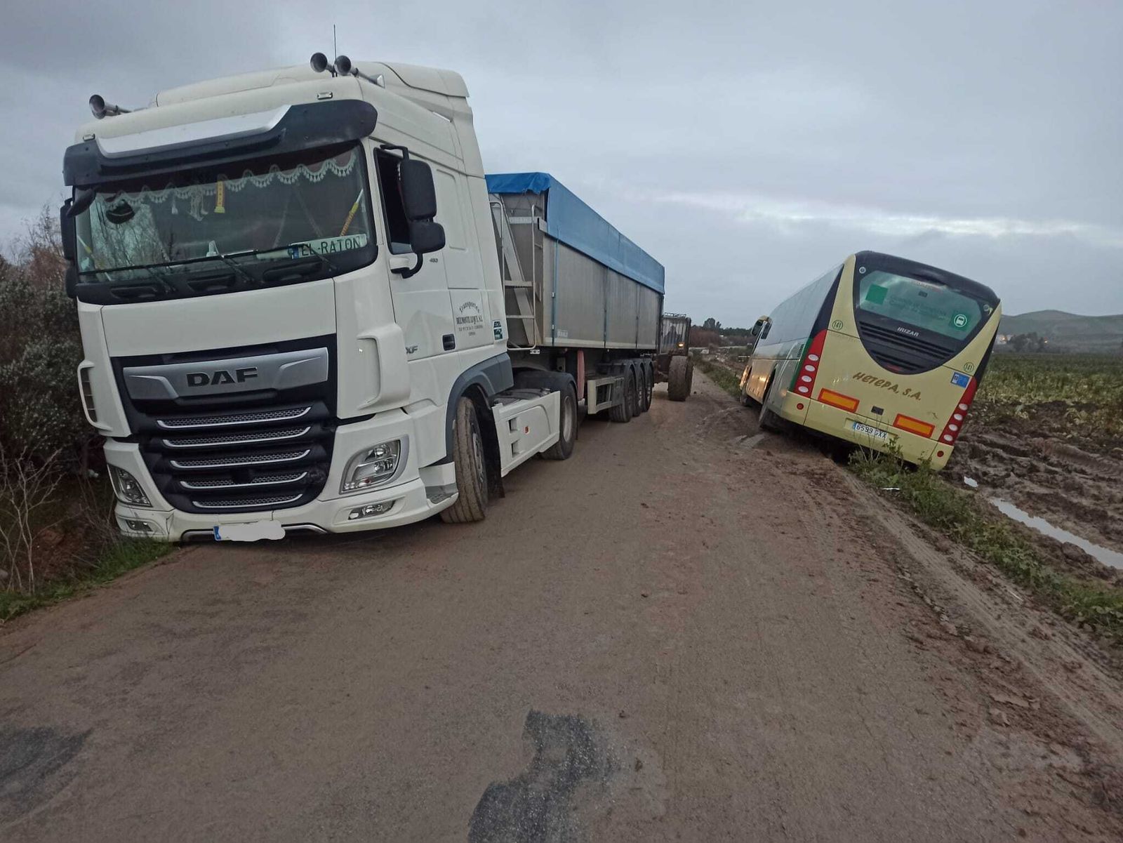 Imagen del autobús accidentado.