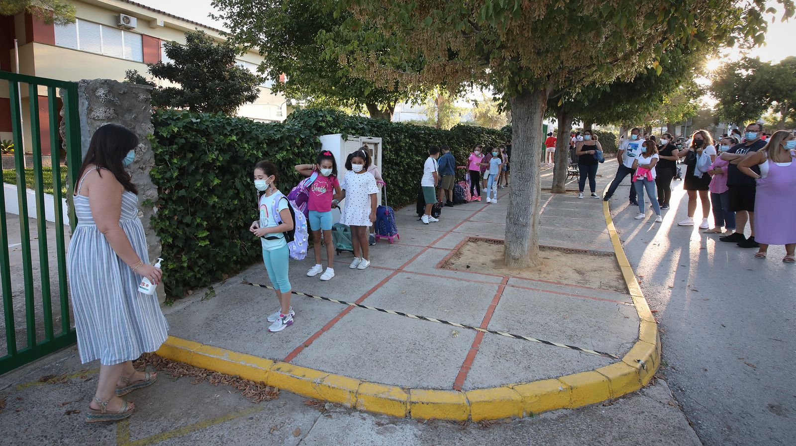Normalidad absoluta en la 'Vuelta al Cole' en el CEIP Guadalete de El Torno