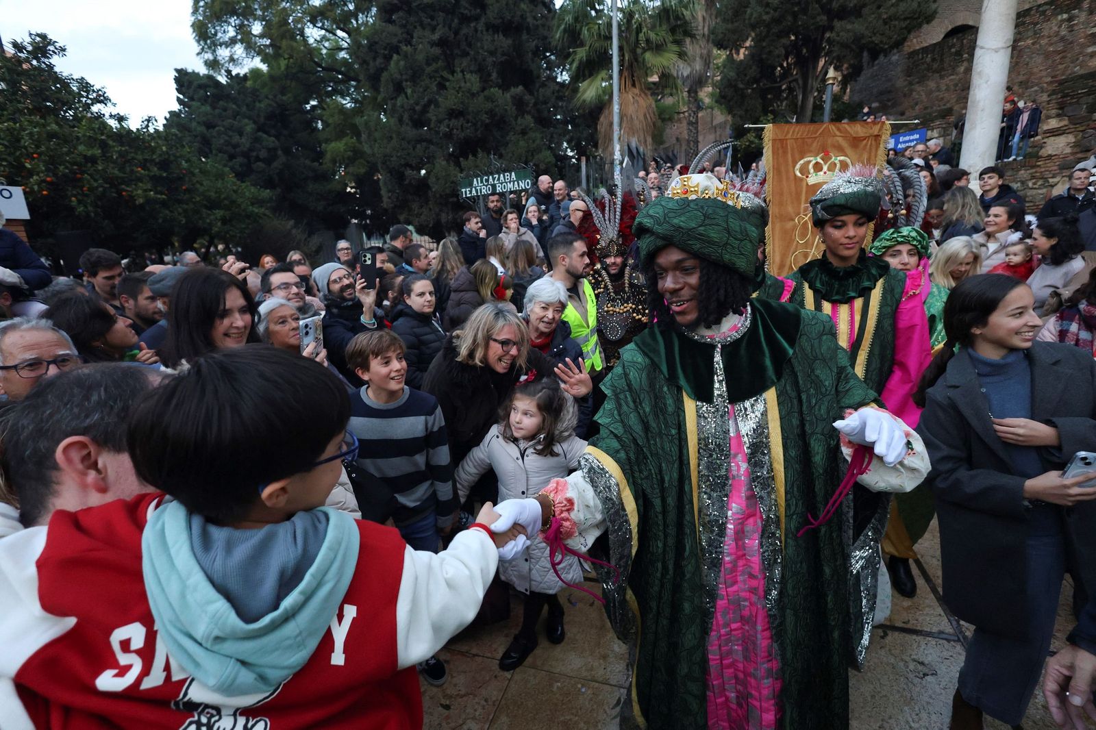 Los Reyes Magos llenan Málaga de ilusión tras la lluvia