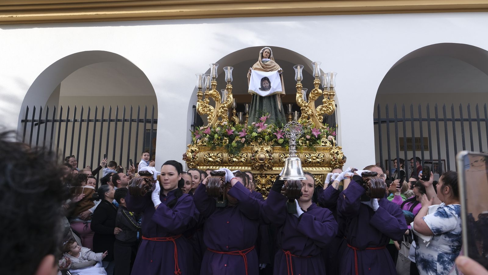 La procesión del Encuentro por las calles de Almería, en imágenes