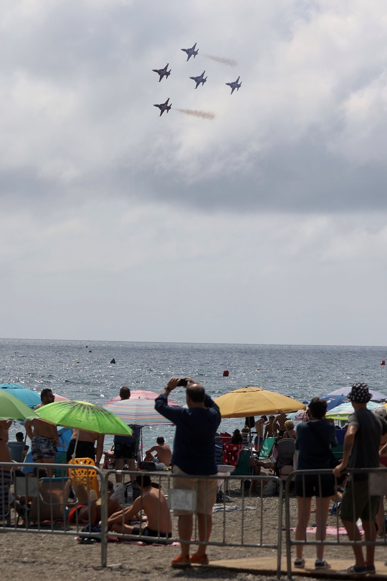 Exhibiciones en la jornada inaugural del Festival Aéreo de Torre del Mar