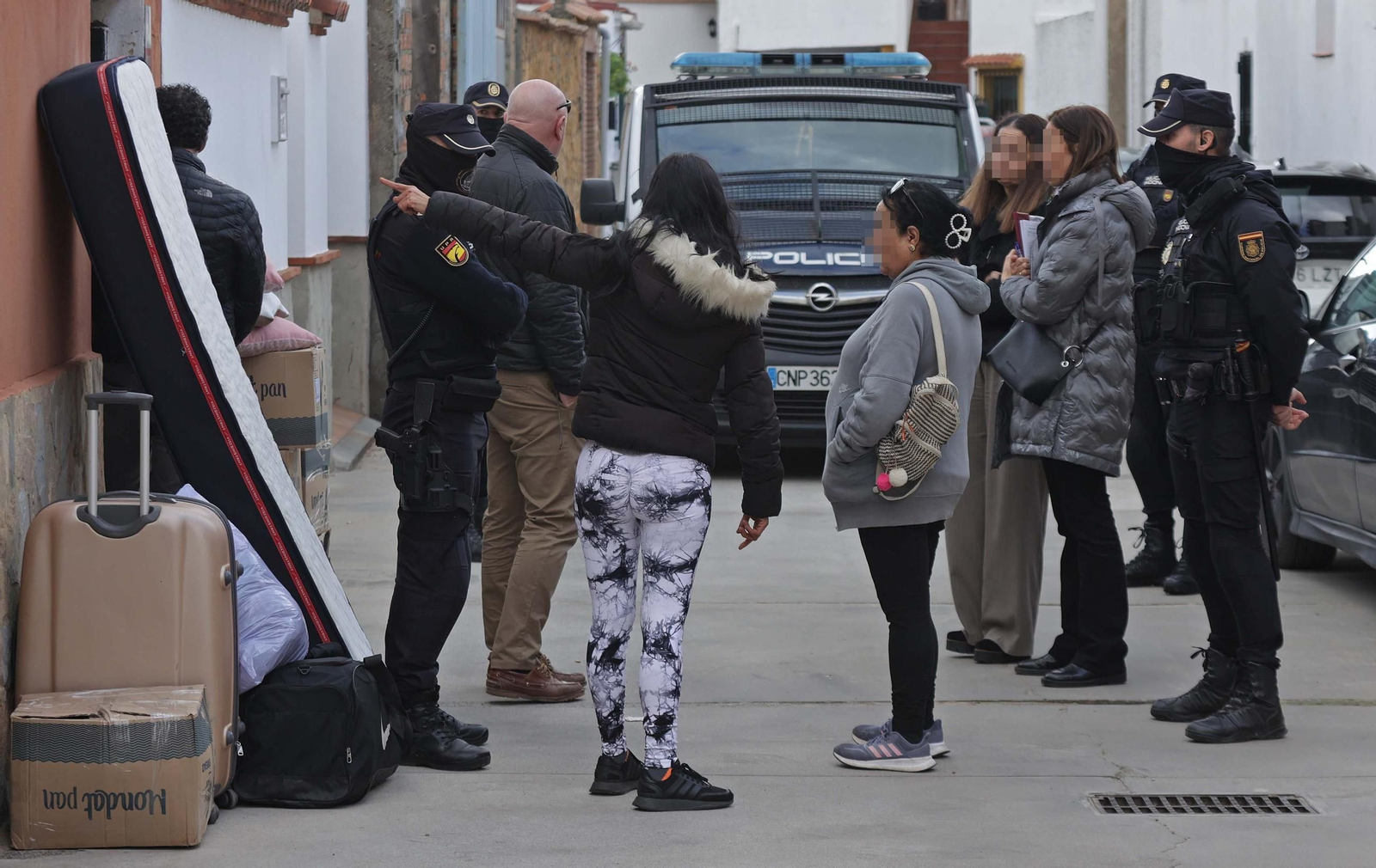 Fotos del desahucio ejecutado en la barriada de El Rinconcillo en Algeciras