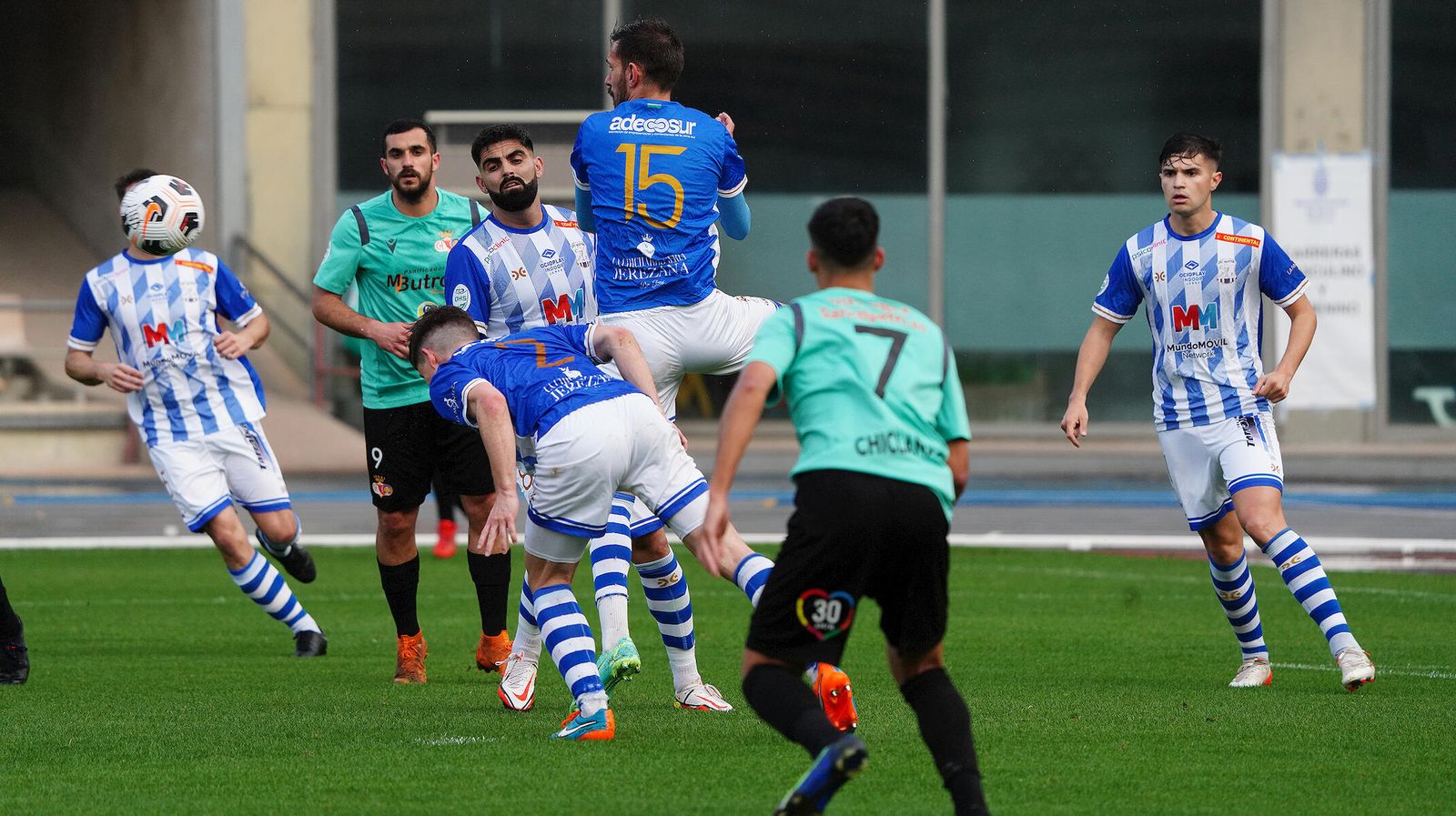 La derrota del Jerez Industrial ante el Chiclana en Chapín en imágenes
