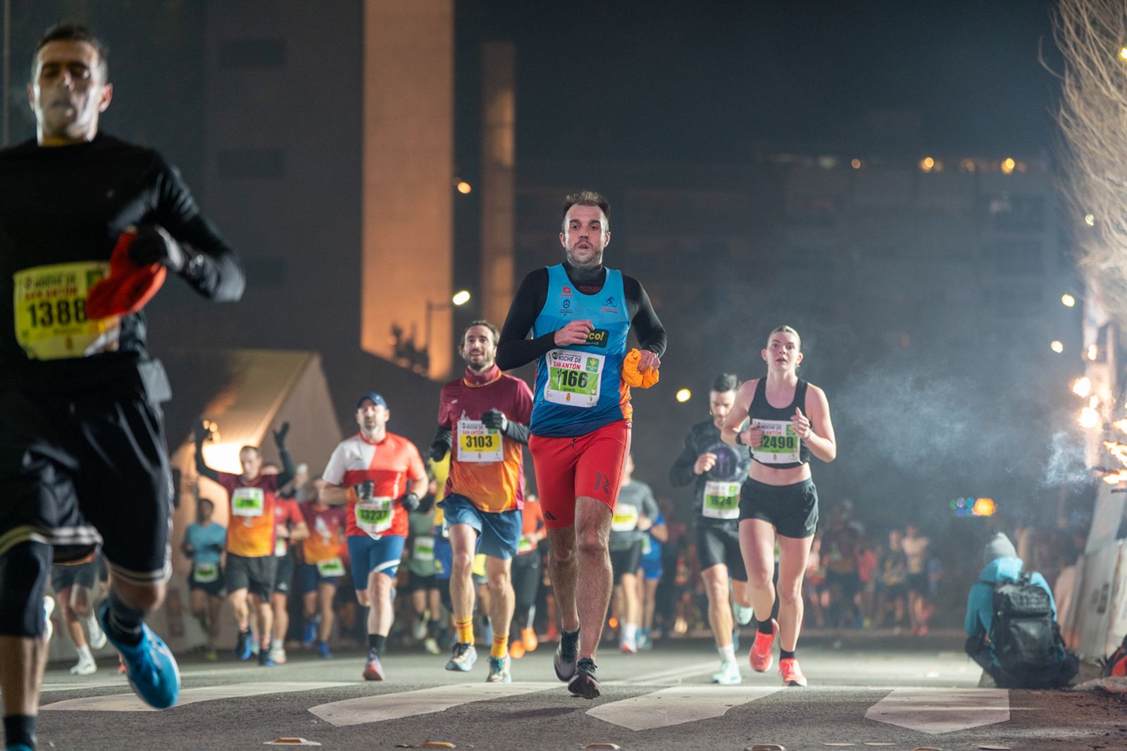 En imágenes: búscate en tu llegada a meta de la Carrera de San Antón 2026 (8)