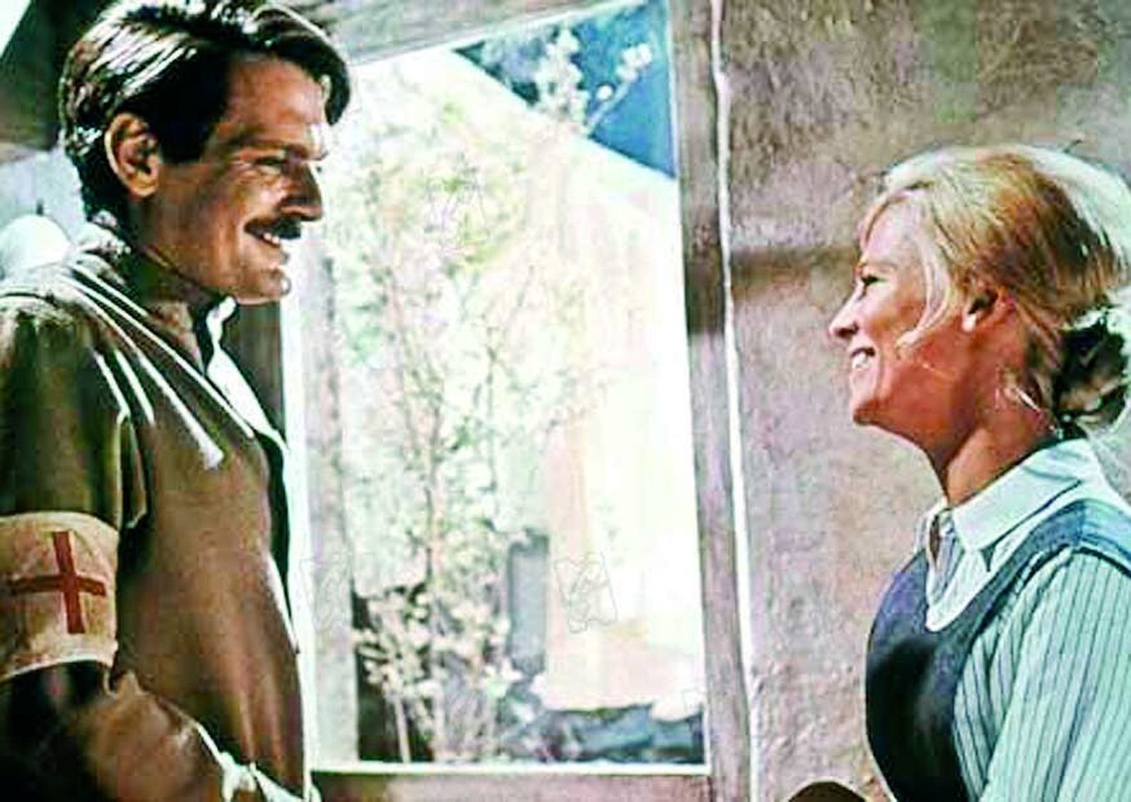 Zhivago y Lara, en el hospital de campaña.