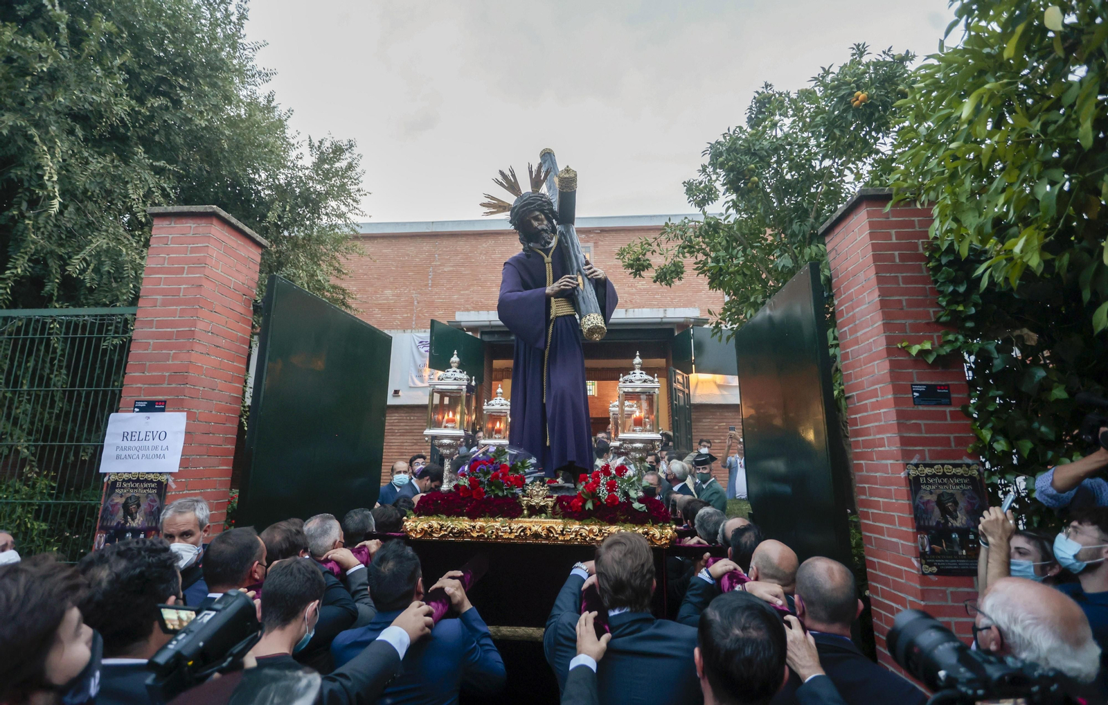 El Gran Poder en Tres Barrios en Santa Misión
