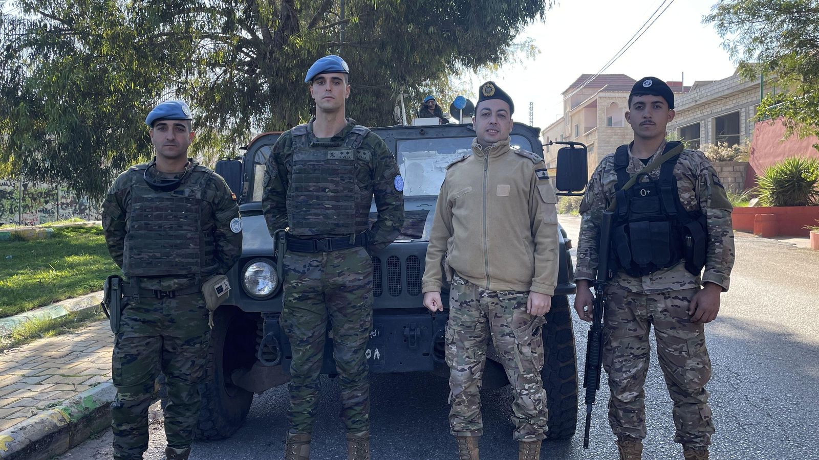 Patrulla conjunta con soldados libaneses.