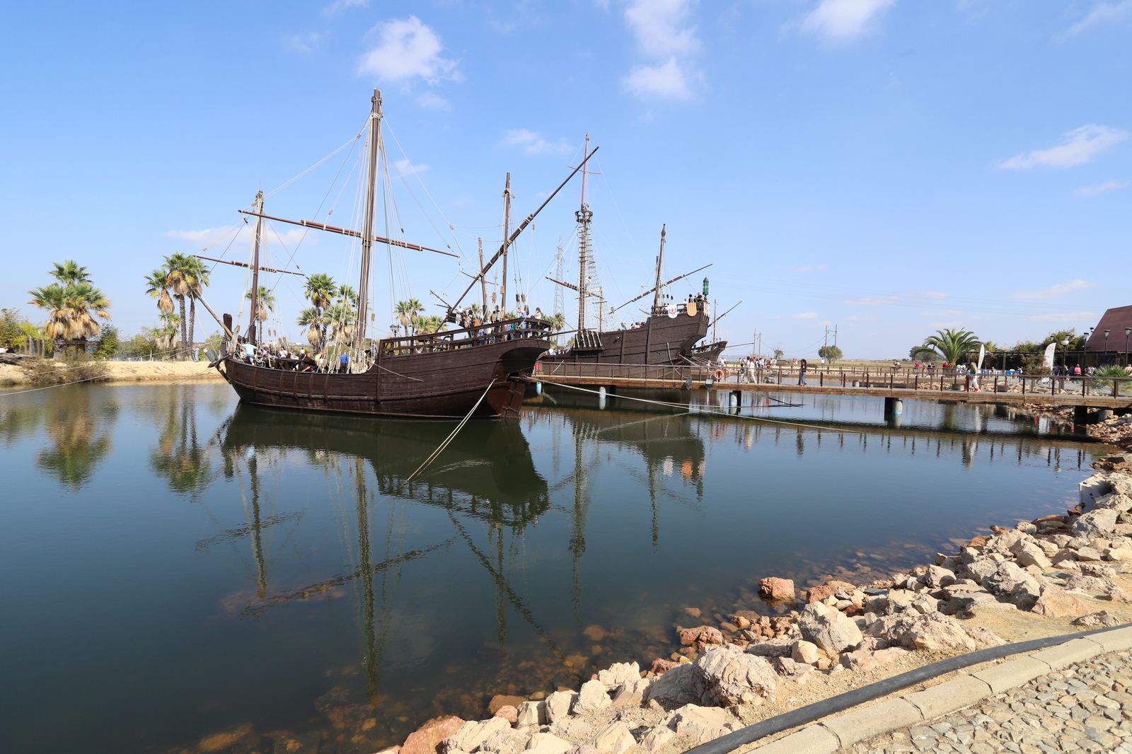 Imágenes de la jornada de puertas abiertas en el Muelle de las Carabelas