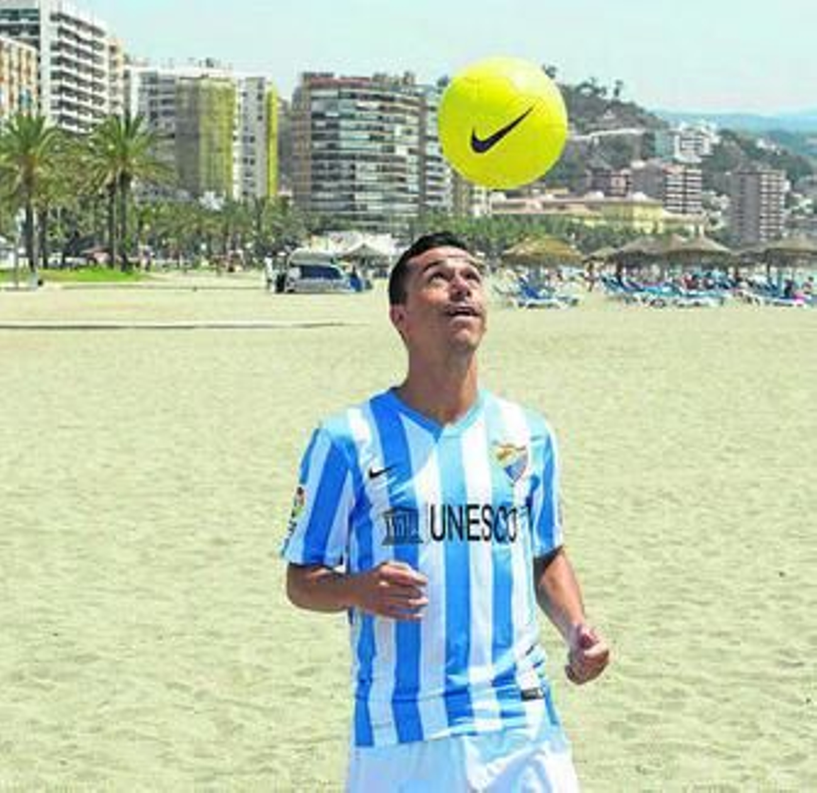 Espinho, durante su presentación en la playa.