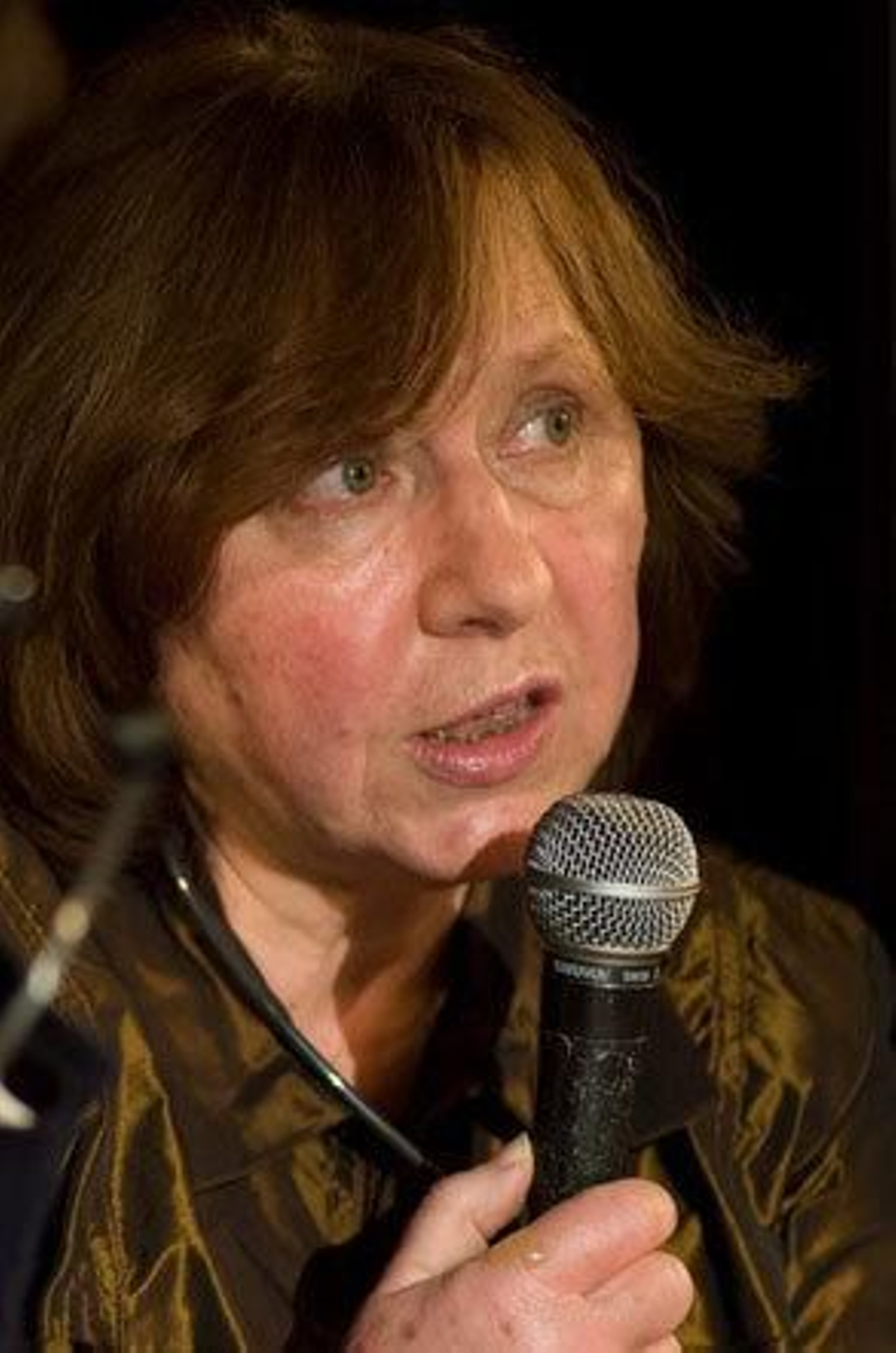 Svetlana Alexiévich gana el Nobel de Literatura