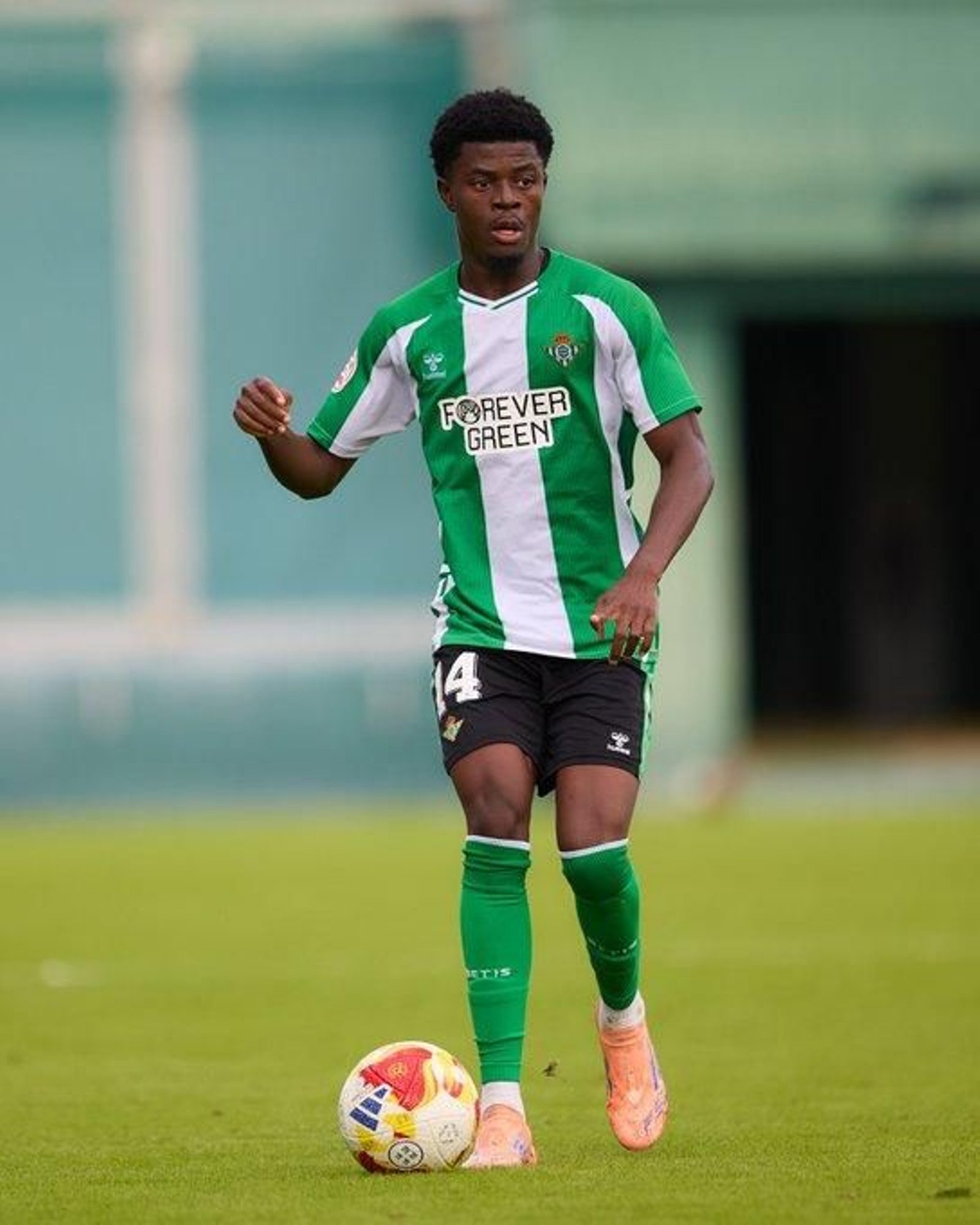 El bético Sosu, durante el partido ante el Murcia.
