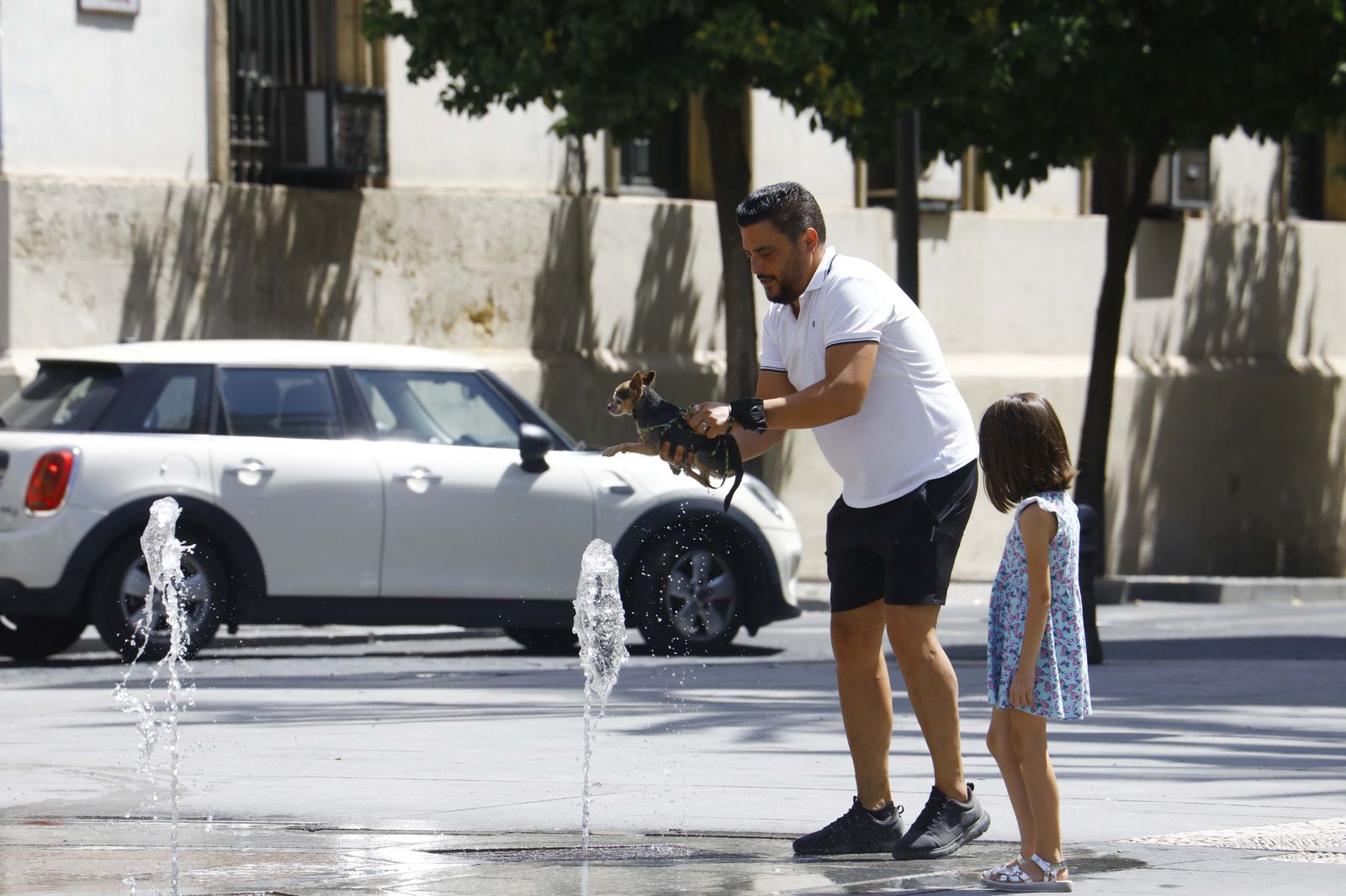 Un sábado en Córdoba en alerta naranja por calor, en imágenes