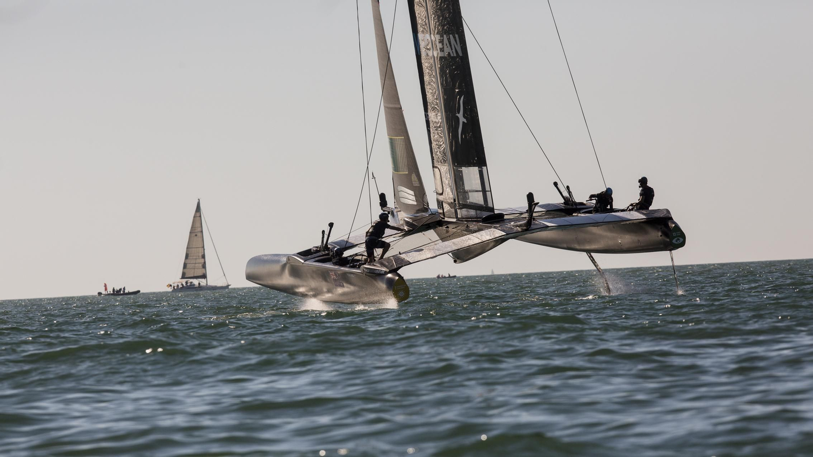 Las imágenes de la primera jornada de la SailGP en Cádiz