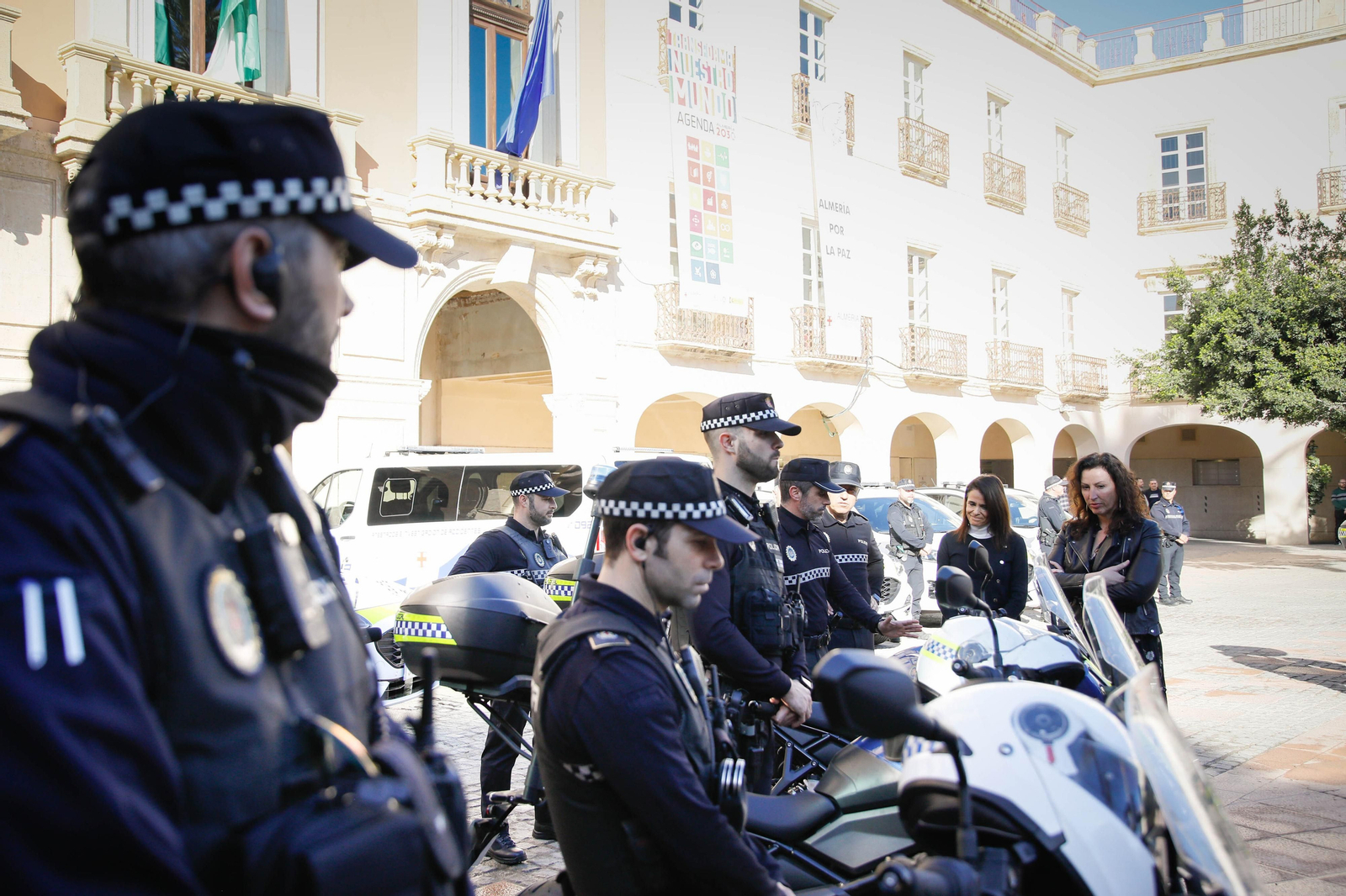 Presentación vehículos y motos policía local en imágenes