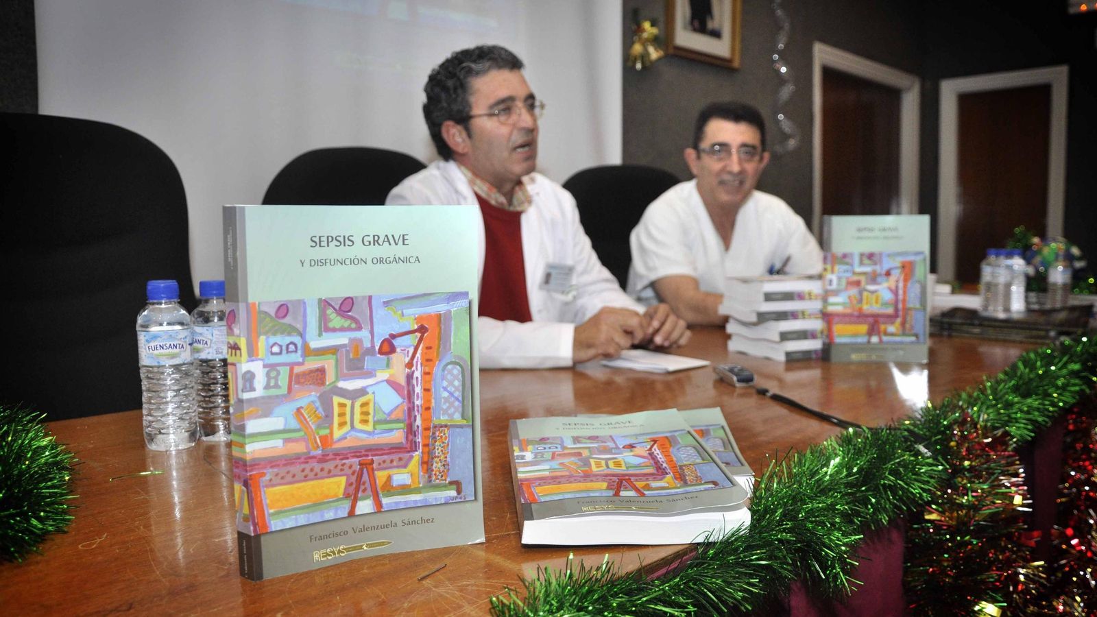 Presentación de un libro sobre la sepsis escrito por el profesional médico Francisco Valenzuela Sánchez.