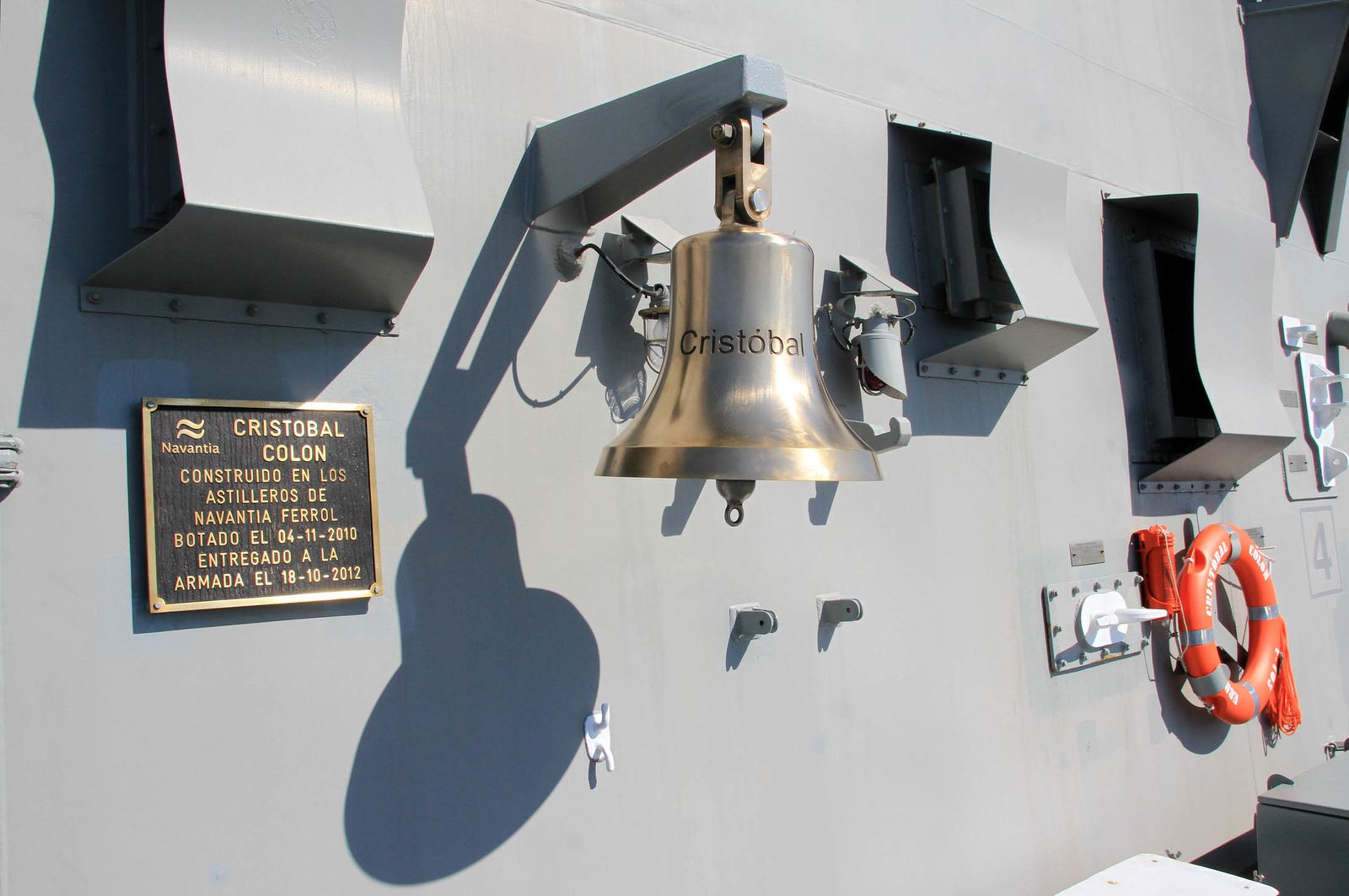 Imágenes de la Fragata Cristóbal Colón F-105