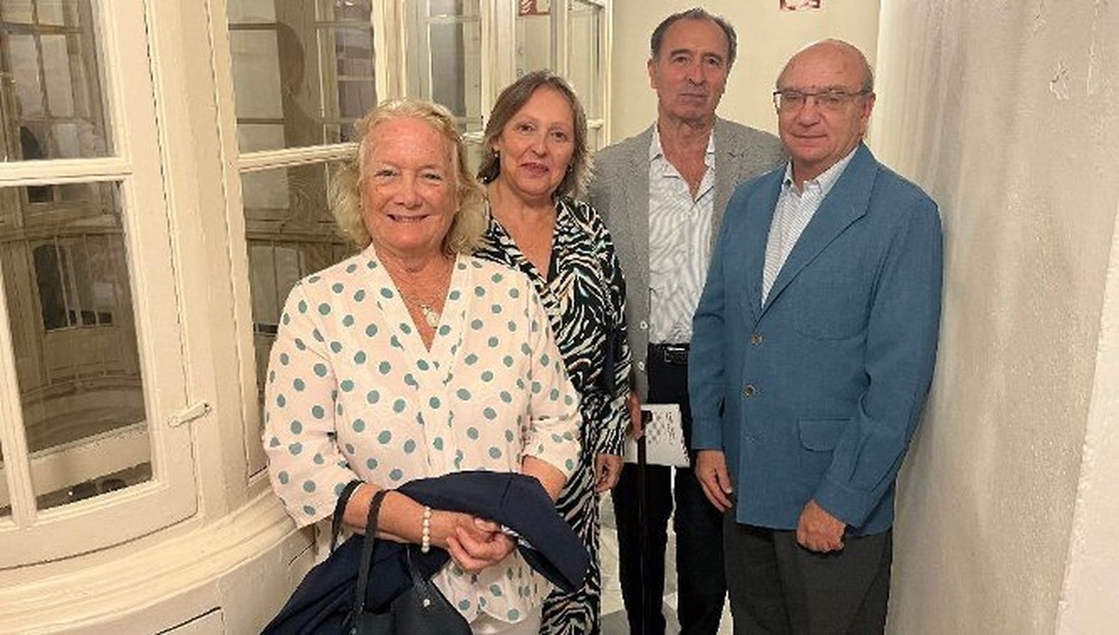 Aurora Montero, Teresa  Lacave, Antonio Rendón y José Caravaca, durante la presentación	 del nuevo libro del padre Loring: 'Semblanzas de un hombre de Dios'.