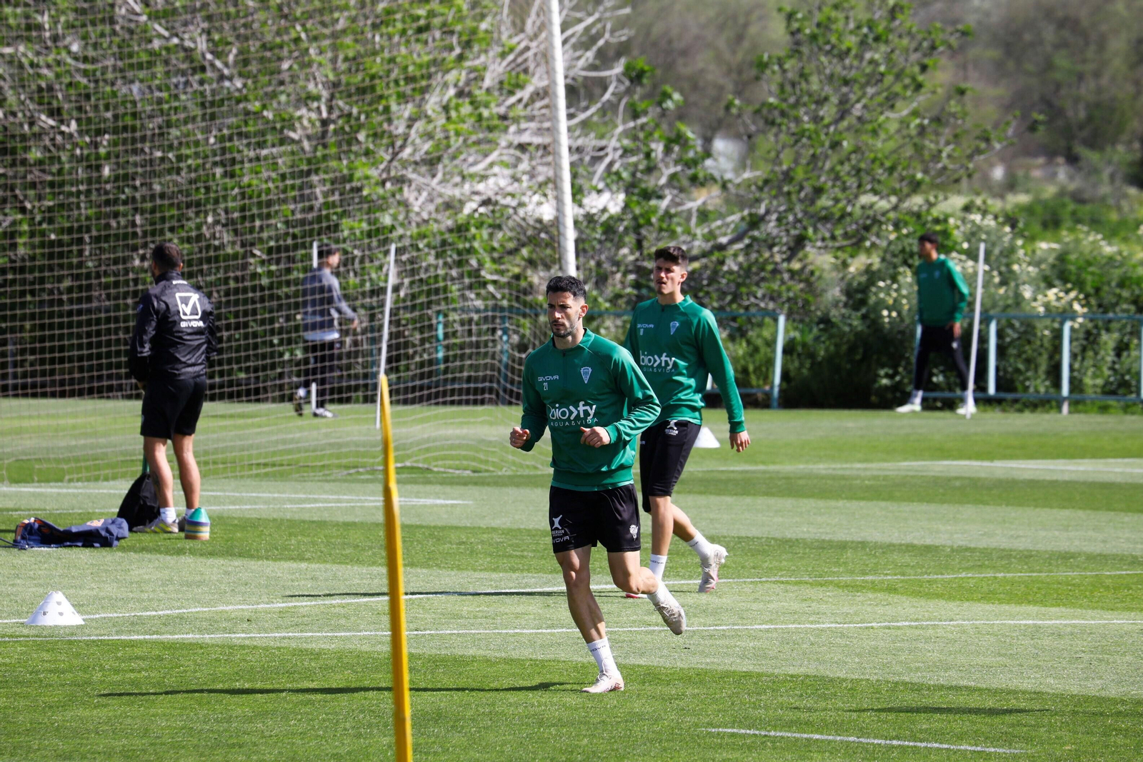 Las mejores fotos de un entrenamiento del Córdoba CF con notable presencia de su afición