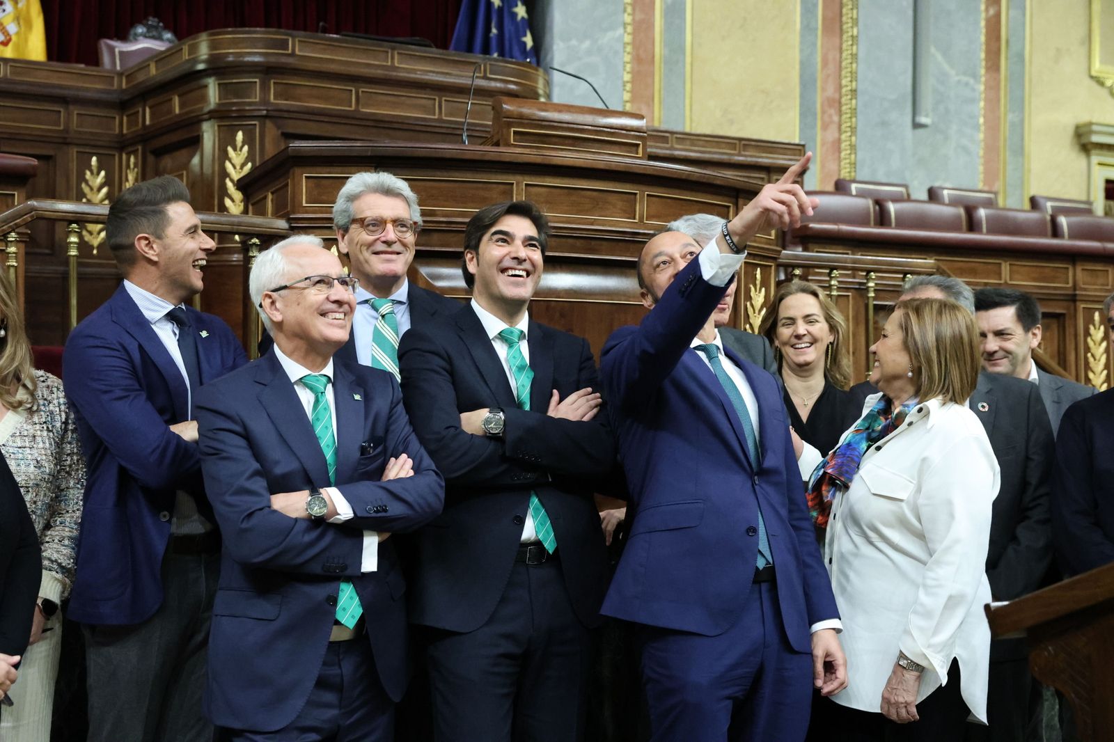 Las imágenes del recibimiento al Real Betis en el Congreso de los Diputados