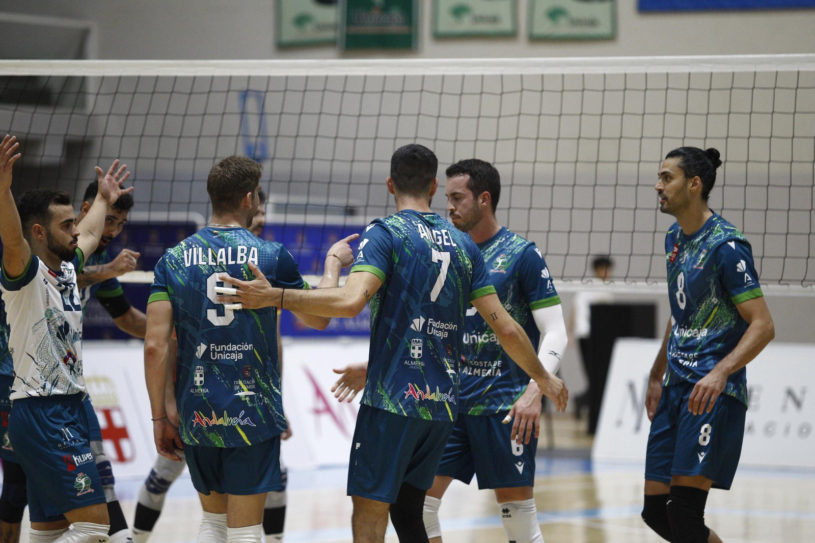 Los ahorradores celebran un punto durante un encuentro disputado esta temporada en el Moisés Ruiz.