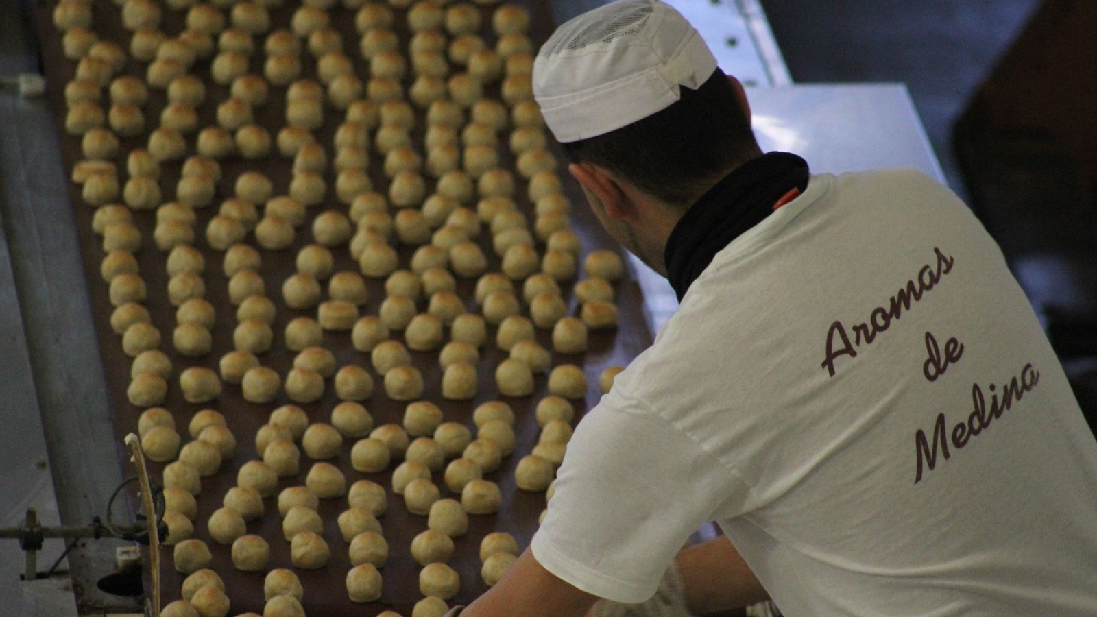 Producción mantecados en la fábrica Aromas de Medina
