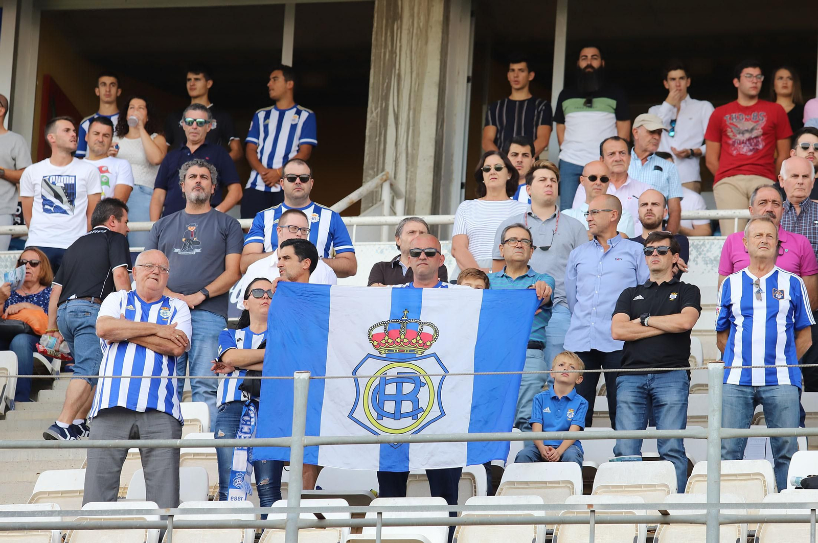 Imágenes del ambiente en el Estadio Nuevo Colombino