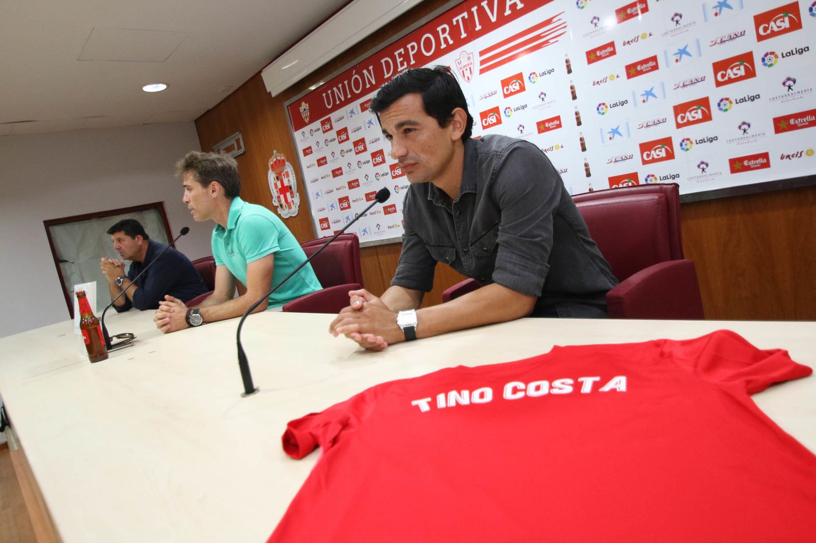 El argentino , durante su presentación.