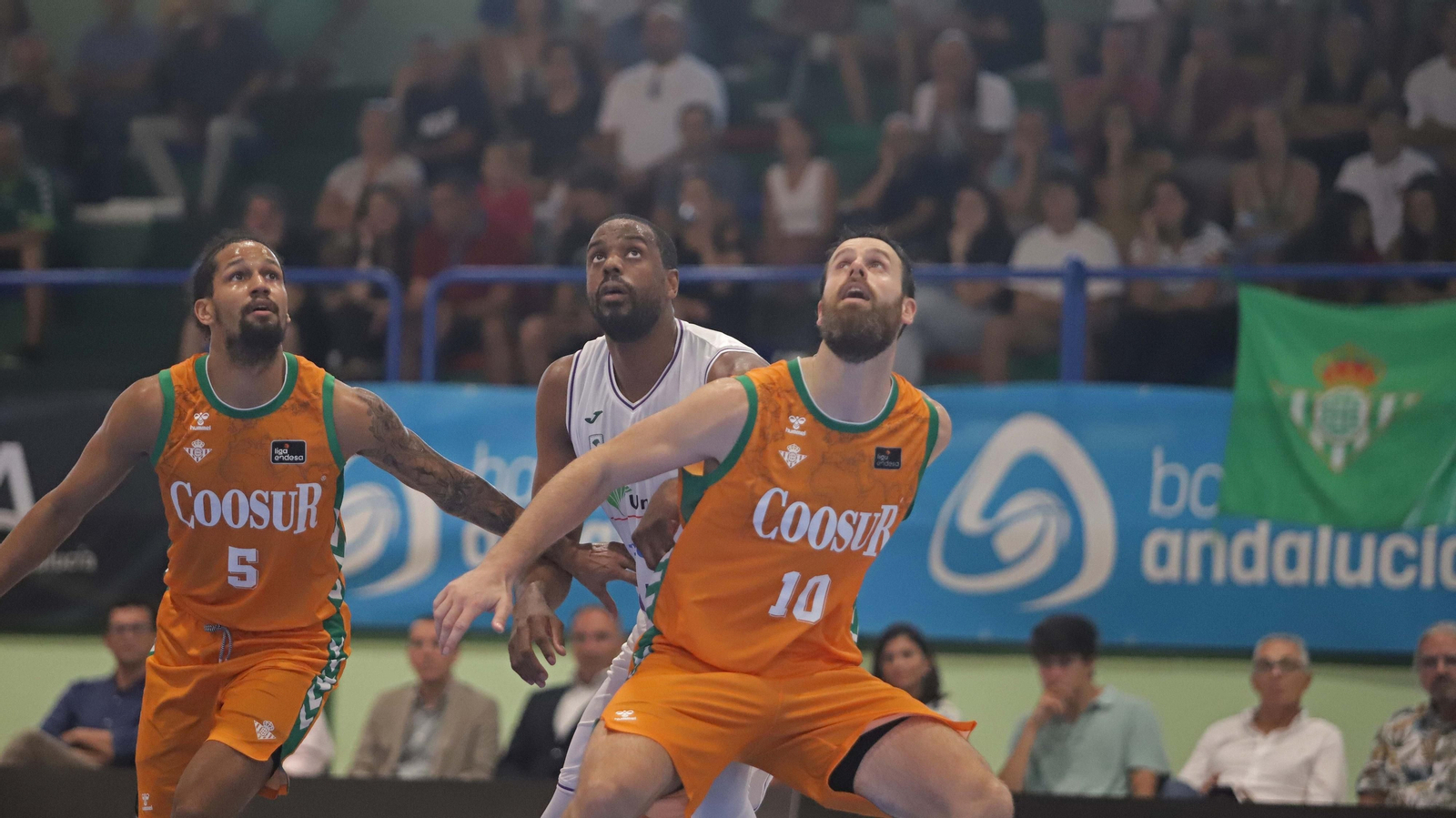 Las mejores fotos del Unicaja - Betis en La Línea