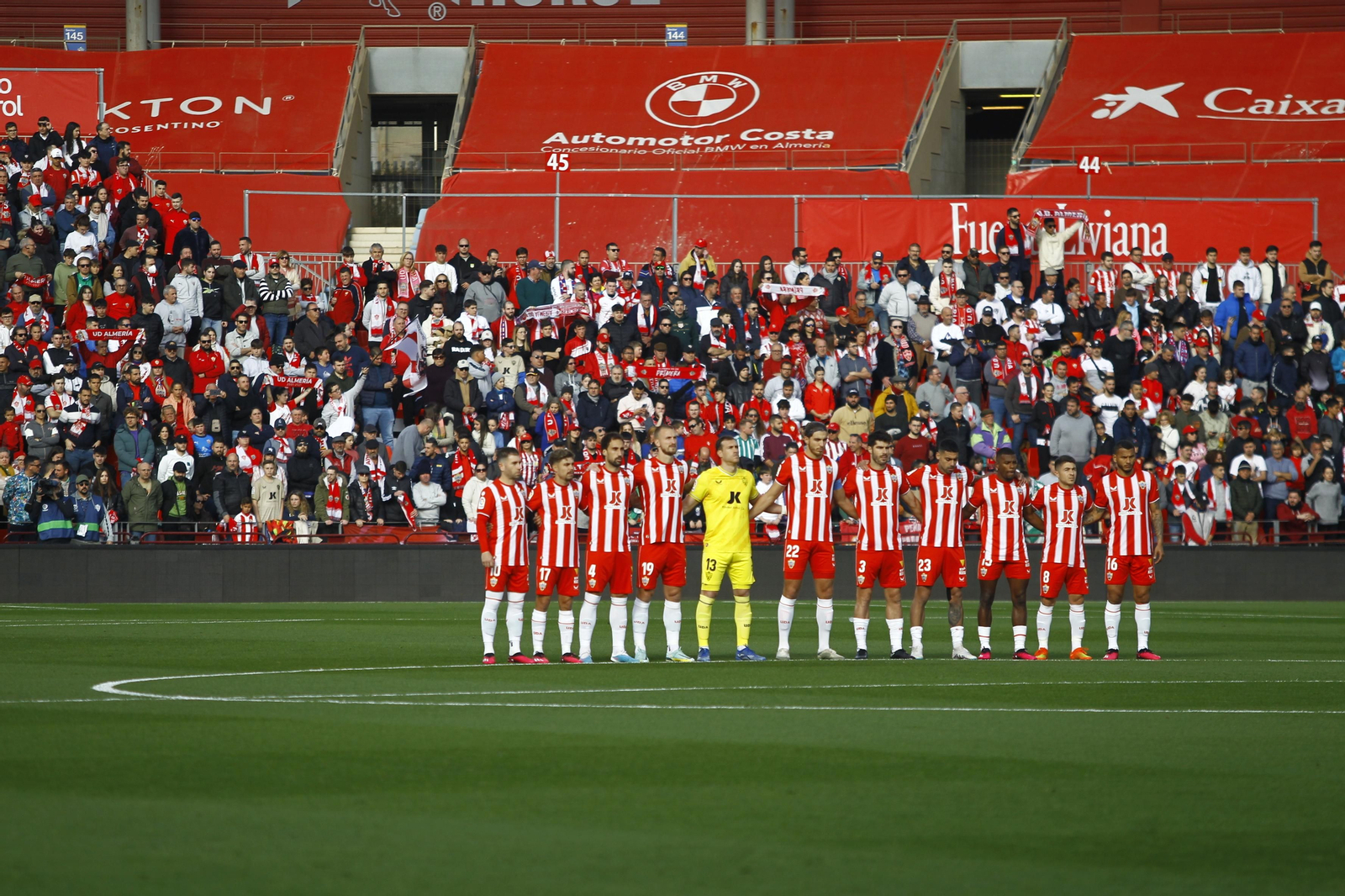 Imágenes del partido de fútbol U.D. Almería-Real Betis Balompié